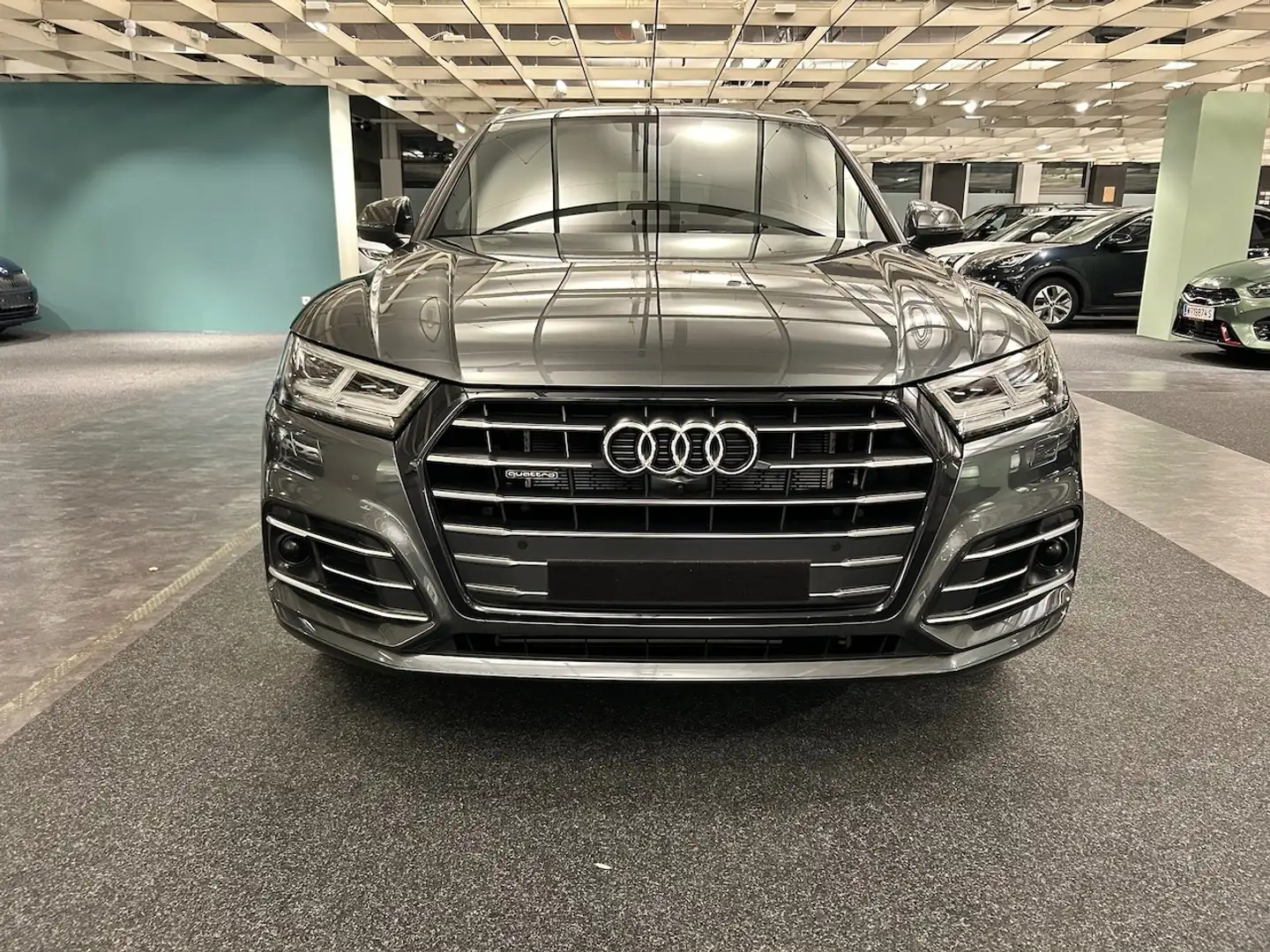 Audi Q5 55 TFSI e quattro sport *Sline/Massage/Matrix* Grau - 2
