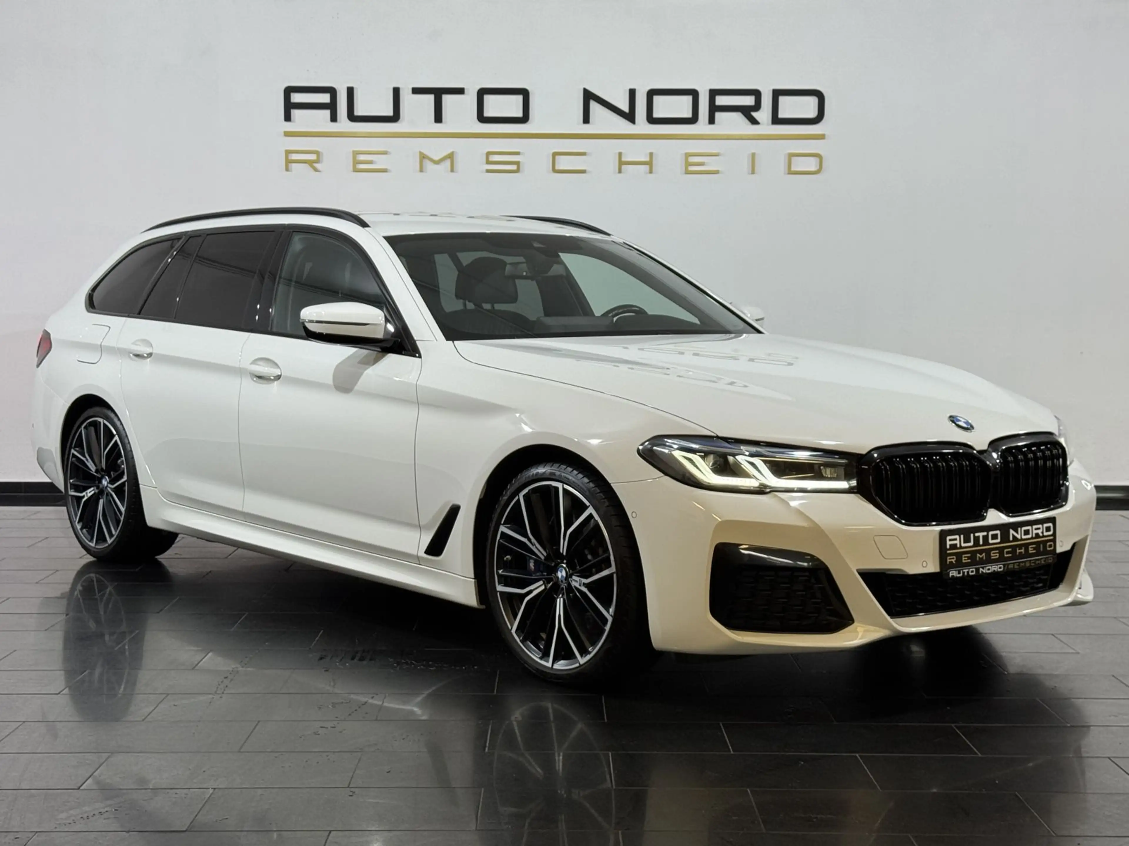 BMW 530 d xDrive M Sport *AHK*Memory*LED*Kamera*H-UP — photo 3