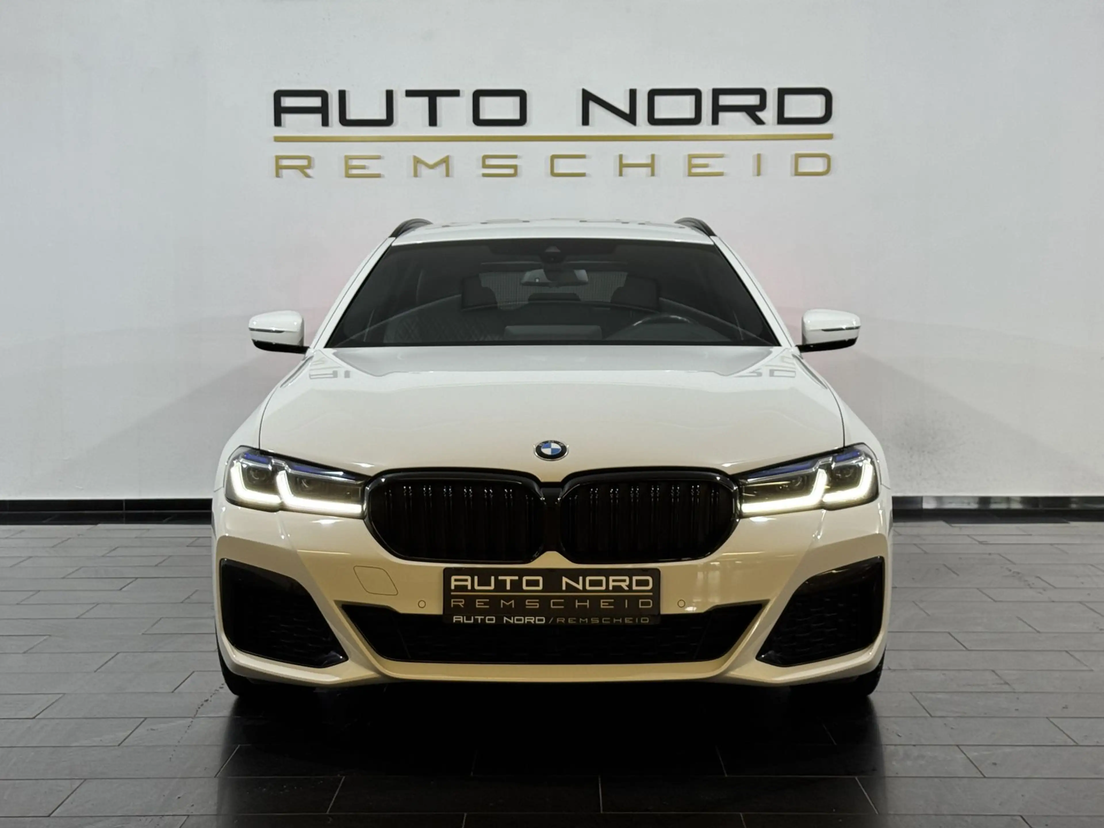 BMW 530 d xDrive M Sport *AHK*Memory*LED*Kamera*H-UP — photo 2