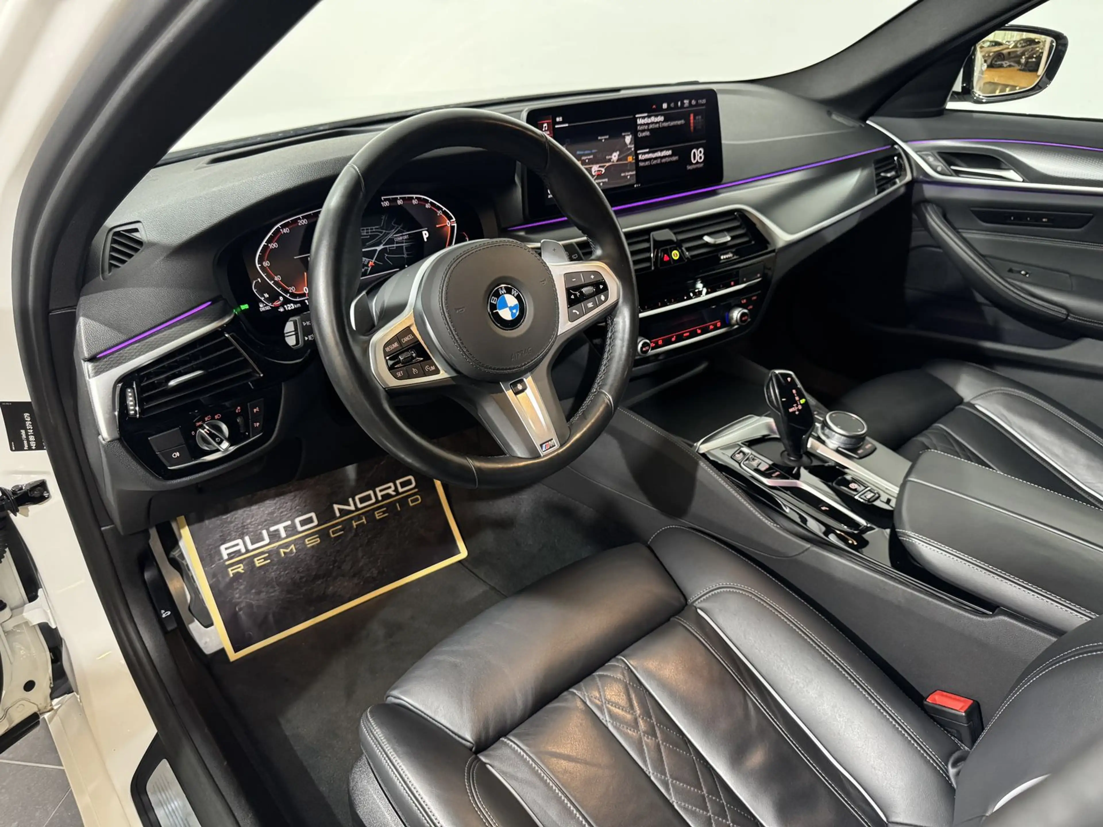 BMW 530 d xDrive M Sport *AHK*Memory*LED*Kamera*H-UP — photo 15