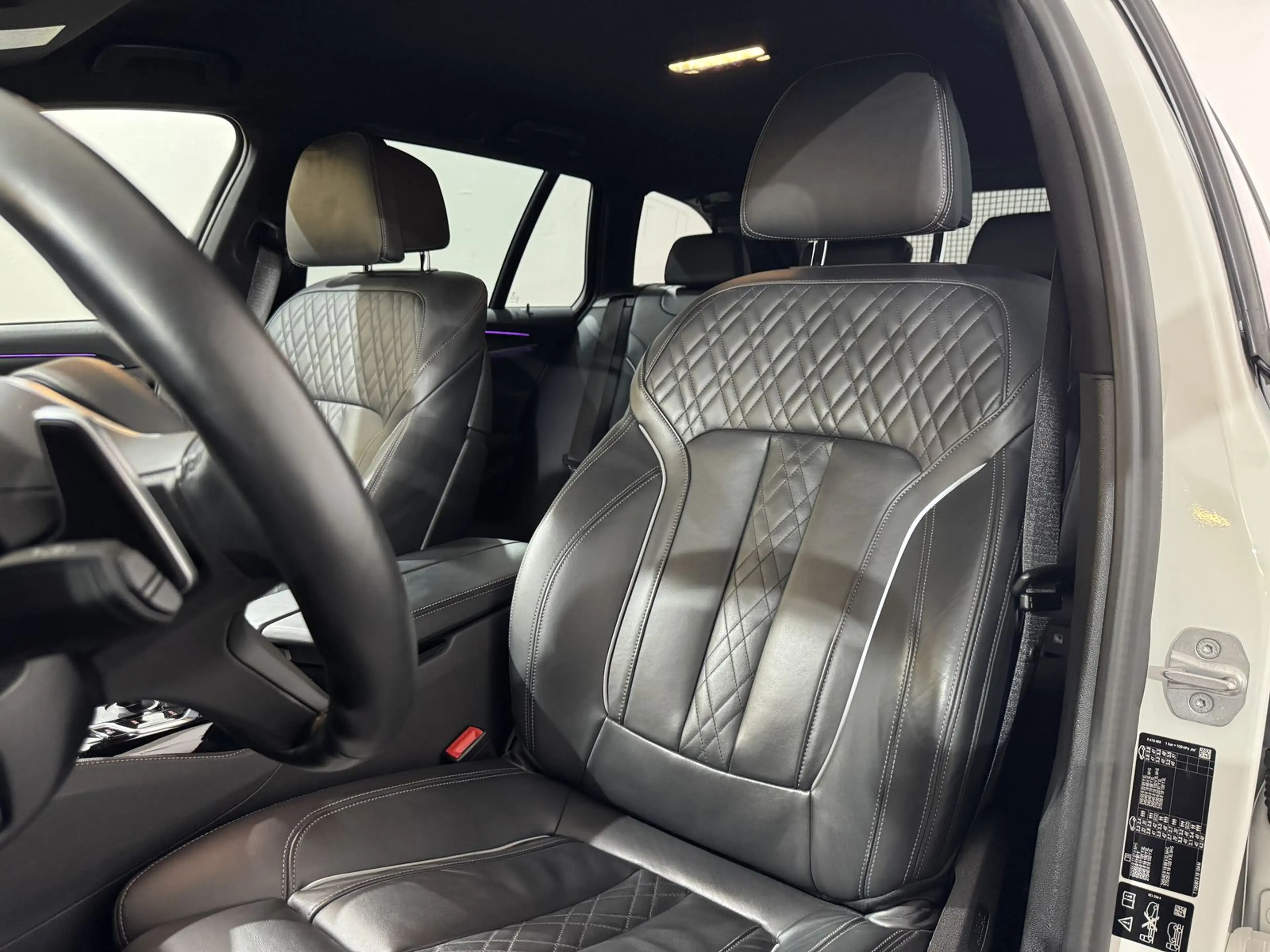BMW 530 d xDrive M Sport *AHK*Memory*LED*Kamera*H-UP — photo 14