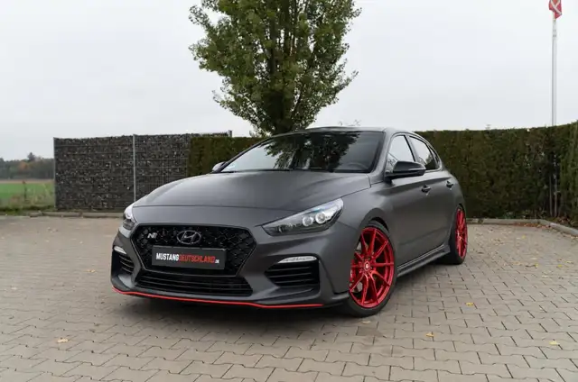 Hyundai i30 N Performance Fastback Mattschwarz/Tiefer/Sommerfz