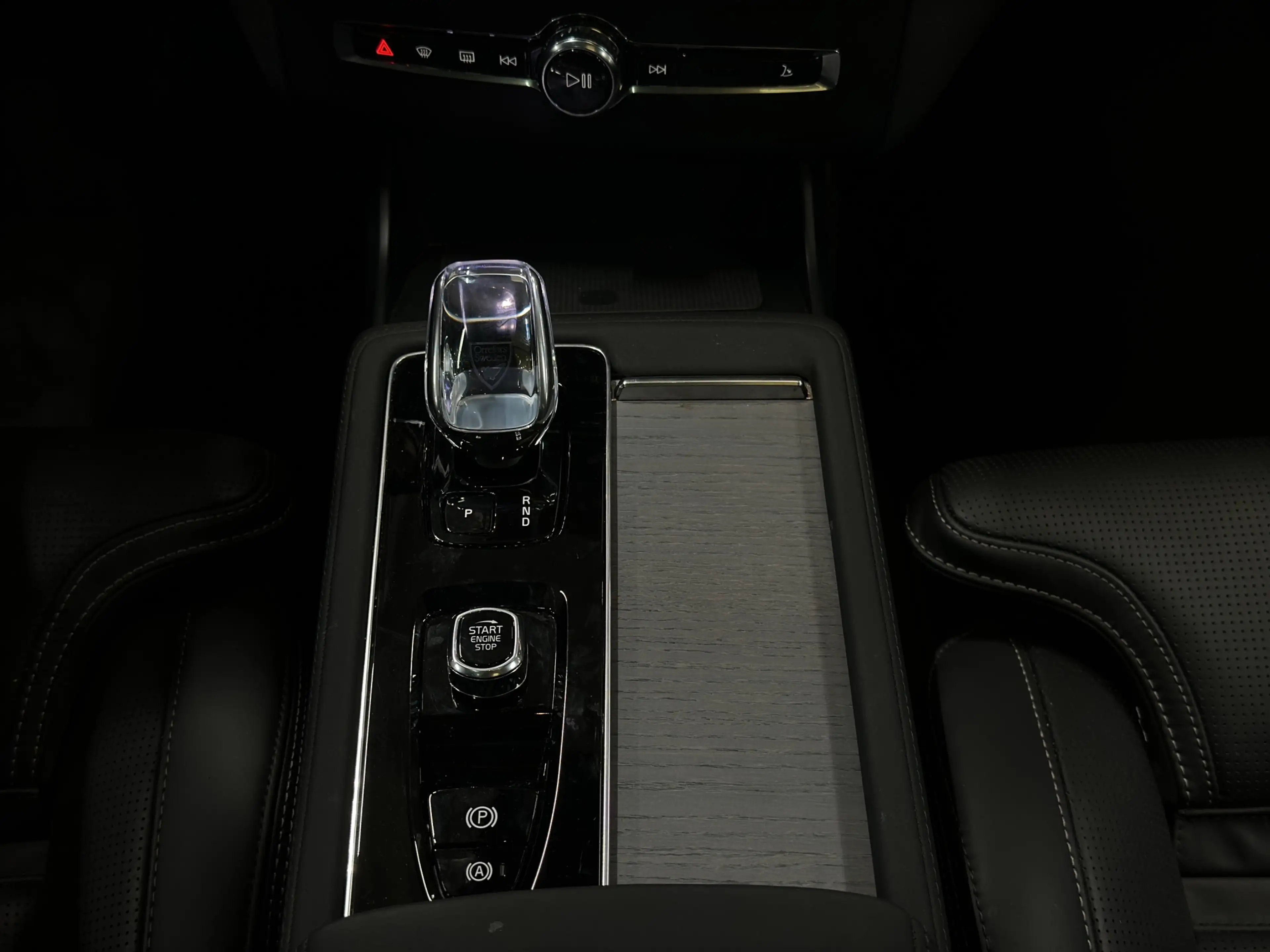 Volvo XC90 2.0 T8 Plug-in hybrid AWD Ultra Dark Pano | Stoelm — photo 24