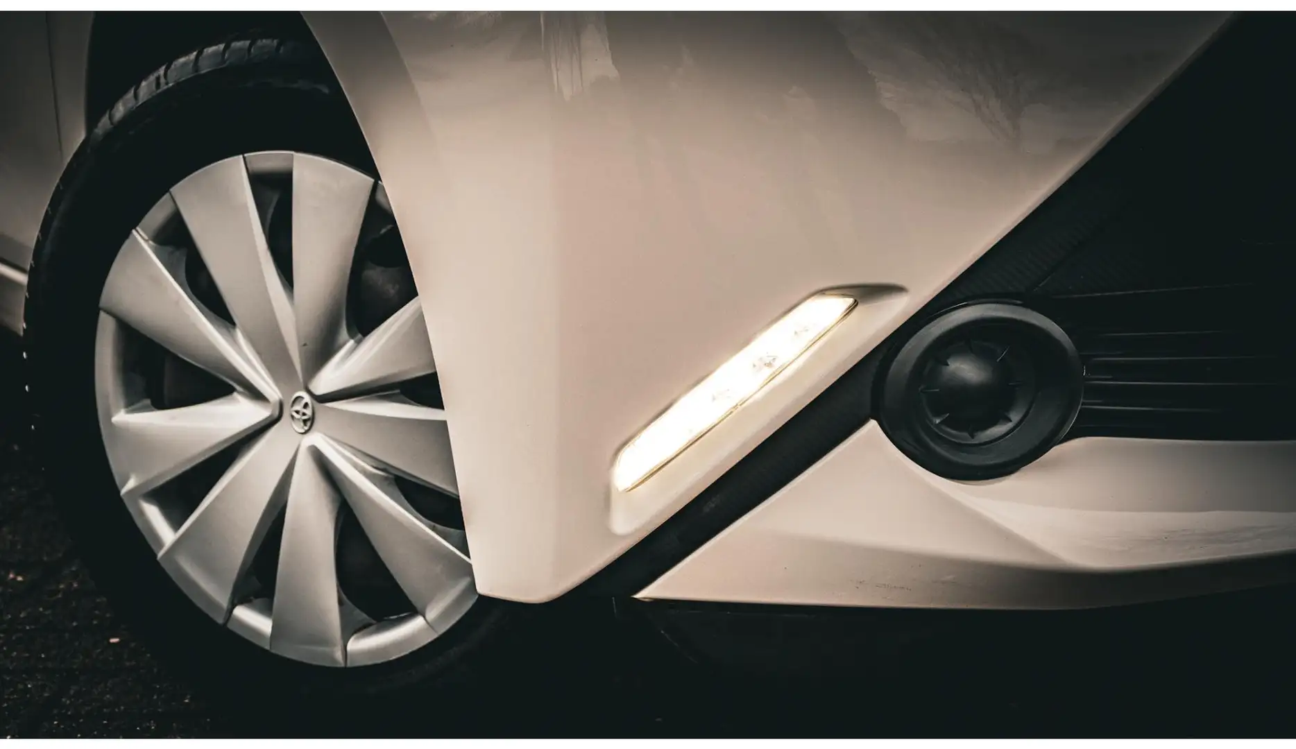 Toyota Aygo 1.0 VVT-i x-now Weiß - 2