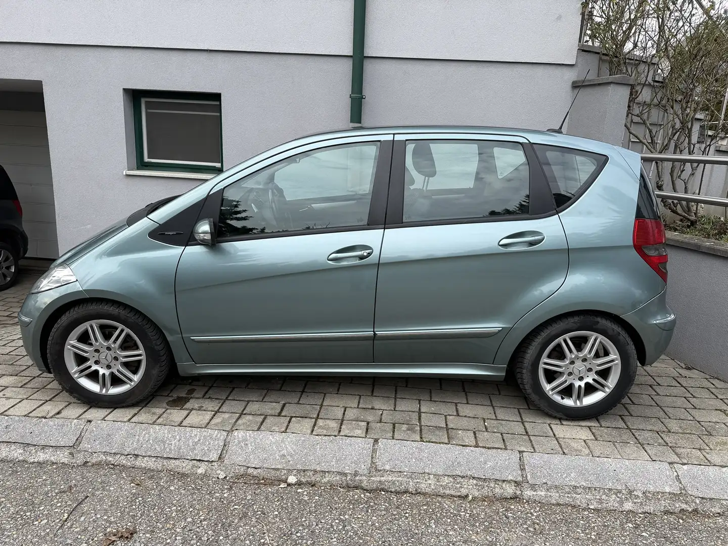 Mercedes-Benz A 180 A 180 A-Edition Avantgarde CDI A-Edition Avantgarde Grün - 1