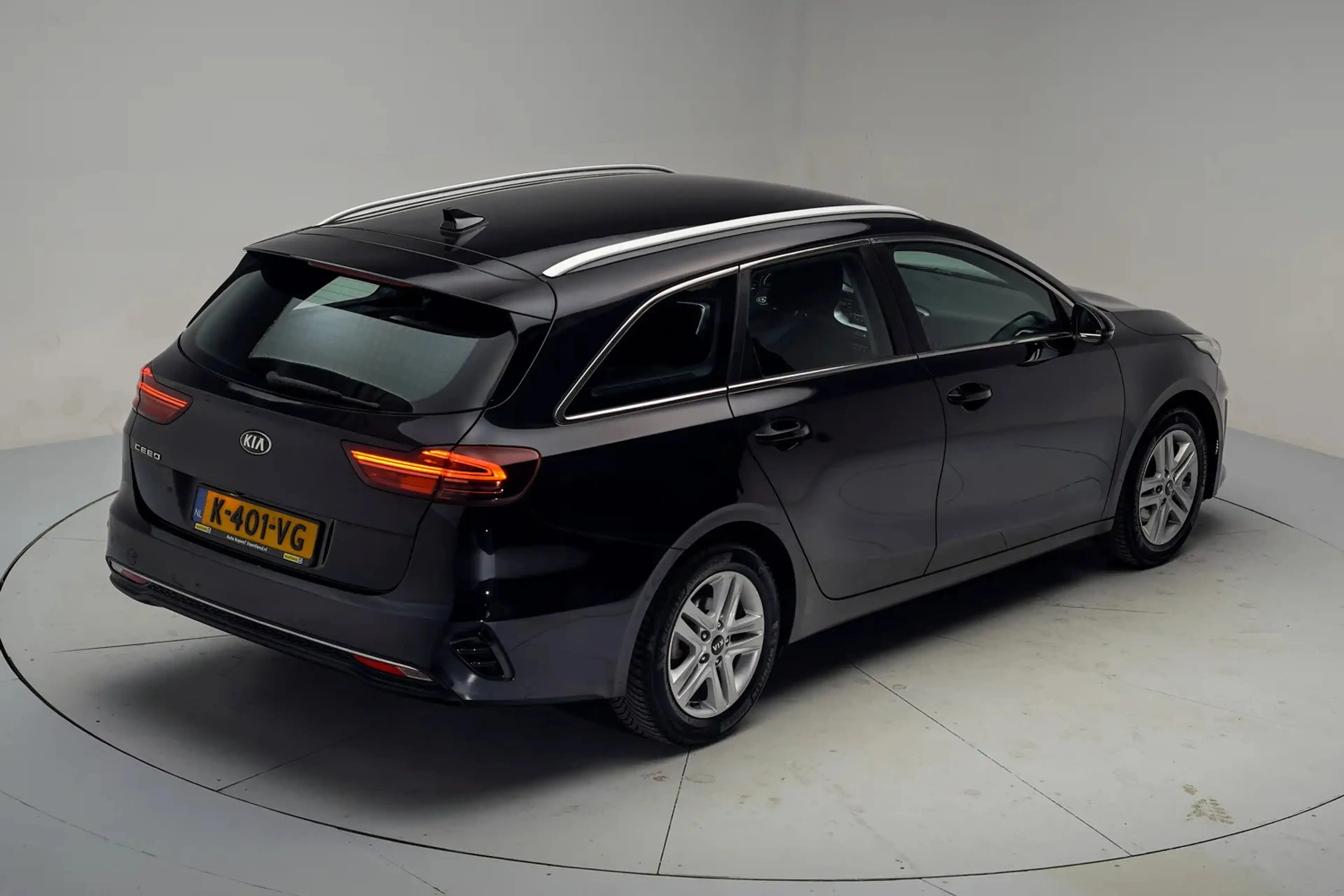 Kia Ceed SW / cee'd SW Sportswagon 1.0 T-GDi DynamicLine [ Apple/Android — photo 15