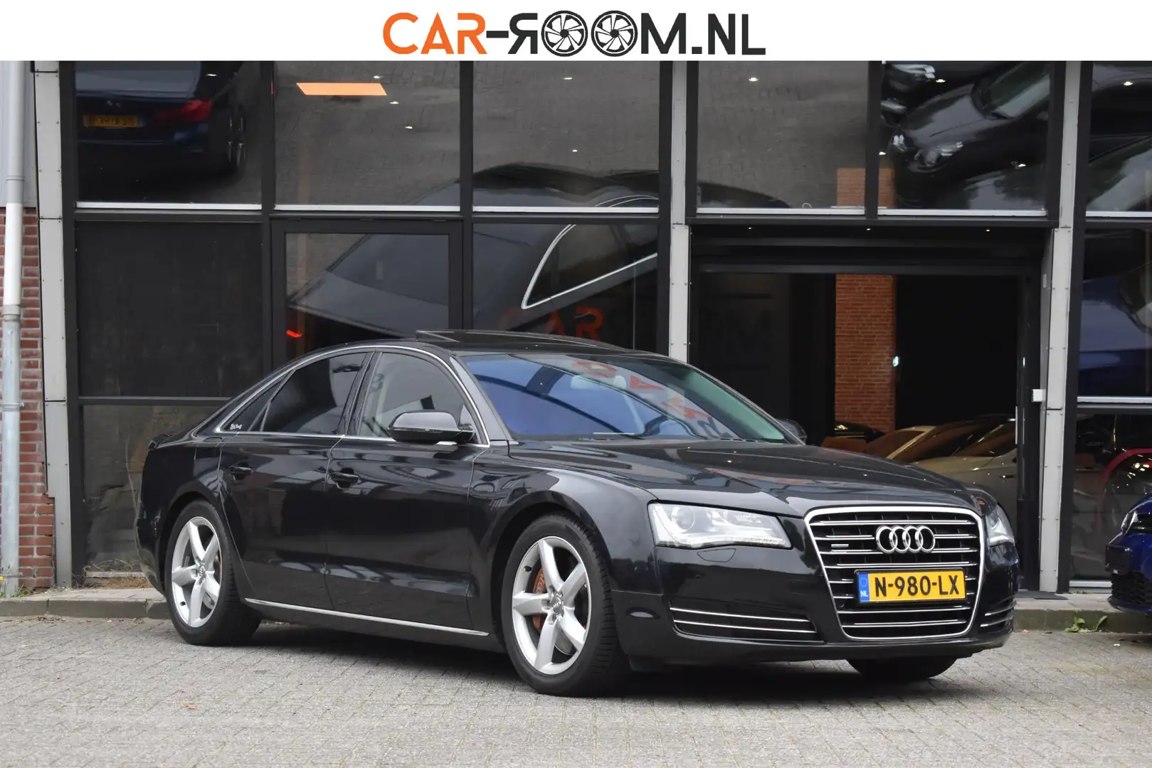 Audi A8 4.2 FSI quattro Pro Line+ V8 Pano Leder Bose Zwart - 1