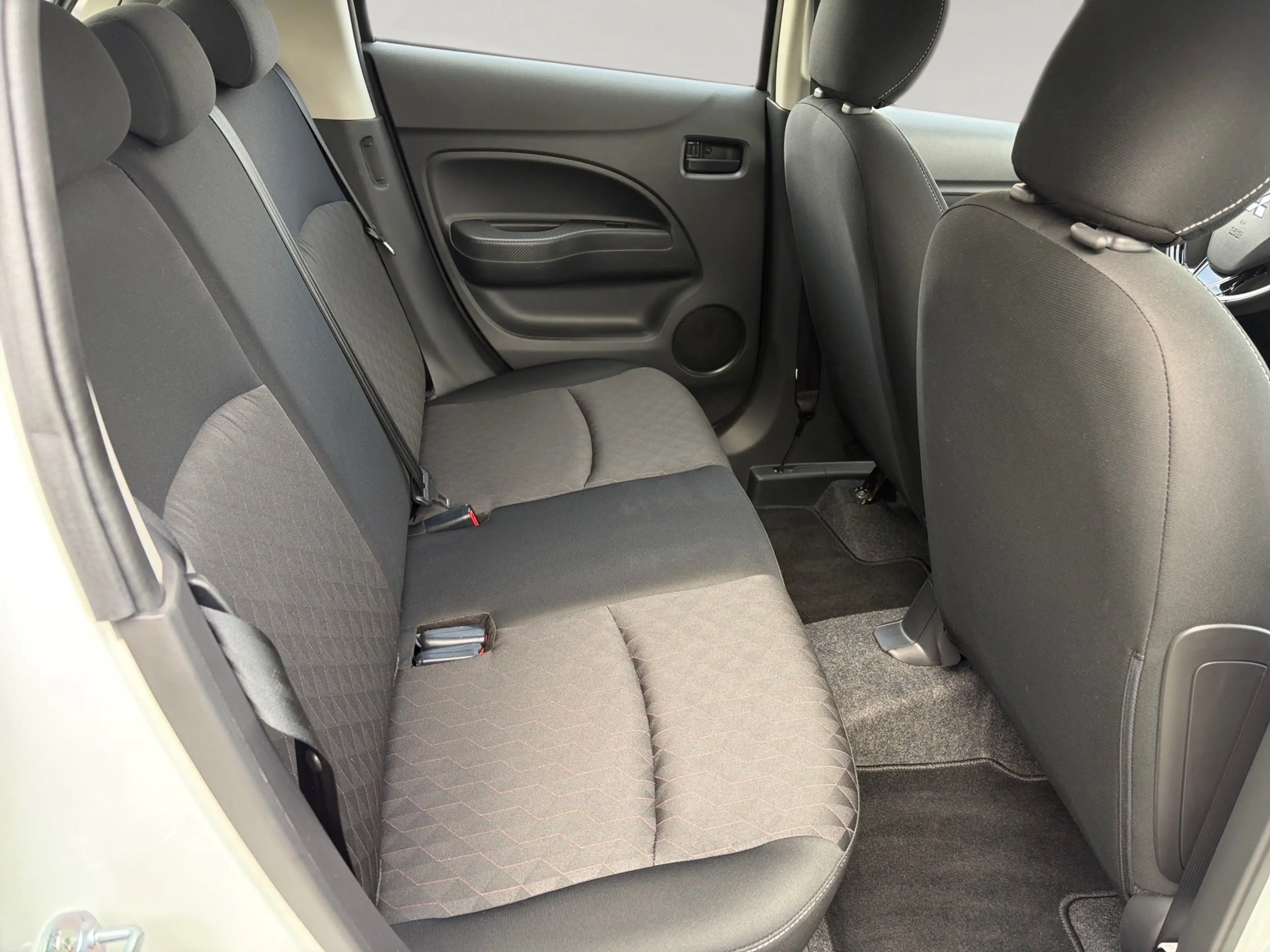 Mitsubishi Space Star 1.2 Select+ SHZ+LM — photo 13