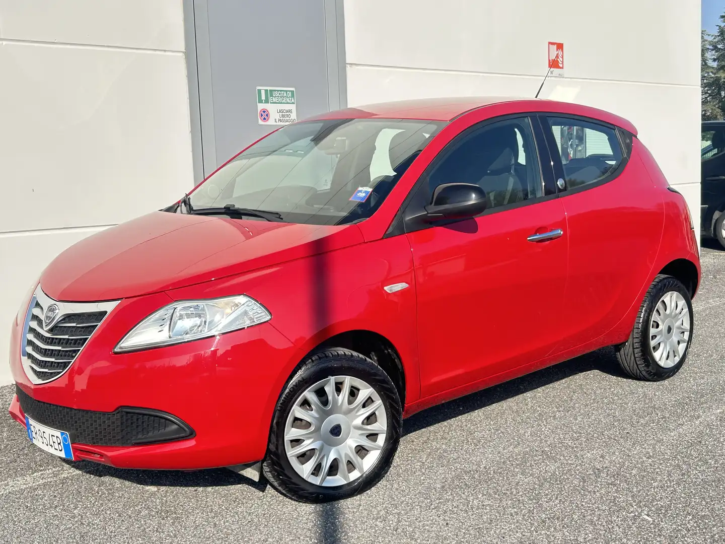 Lancia Ypsilon Ypsilon 0.9 t.air Gold ecochic metano 80cv Rot - 1