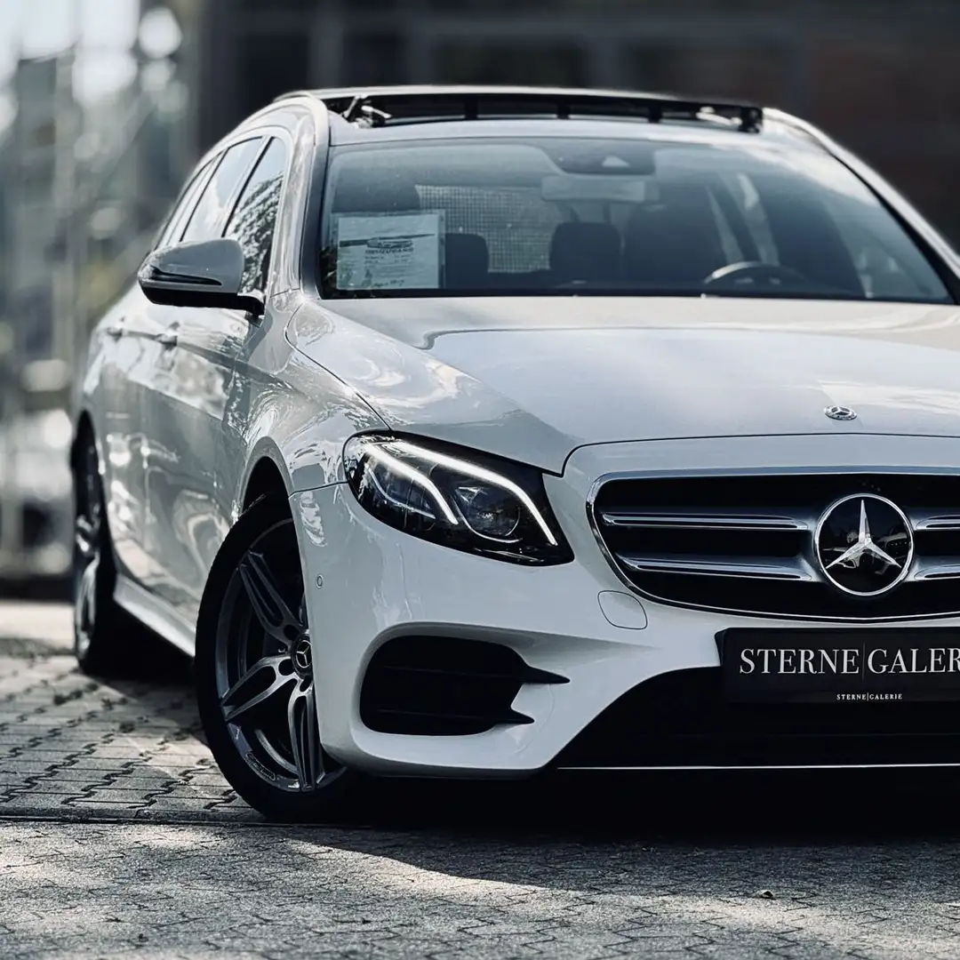 Mercedes-Benz E 300 D/AMG-LINE/360°/DISTRO+/AHK/STH/MEMORY Bi Weiß - 1