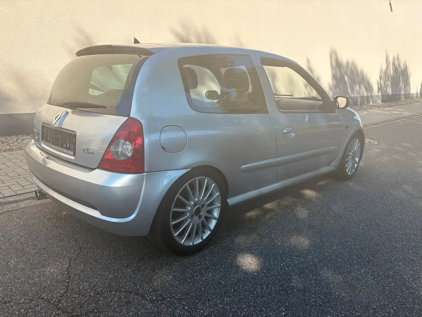 Renault Clio II Sport 2,0 Benzin 16v Klima XENON. Grau - 2