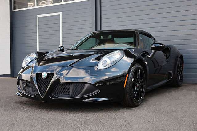 Imagine Alfa Romeo 4C Spider Targa/Carbon/Alpine/Kamera/BTH/R17