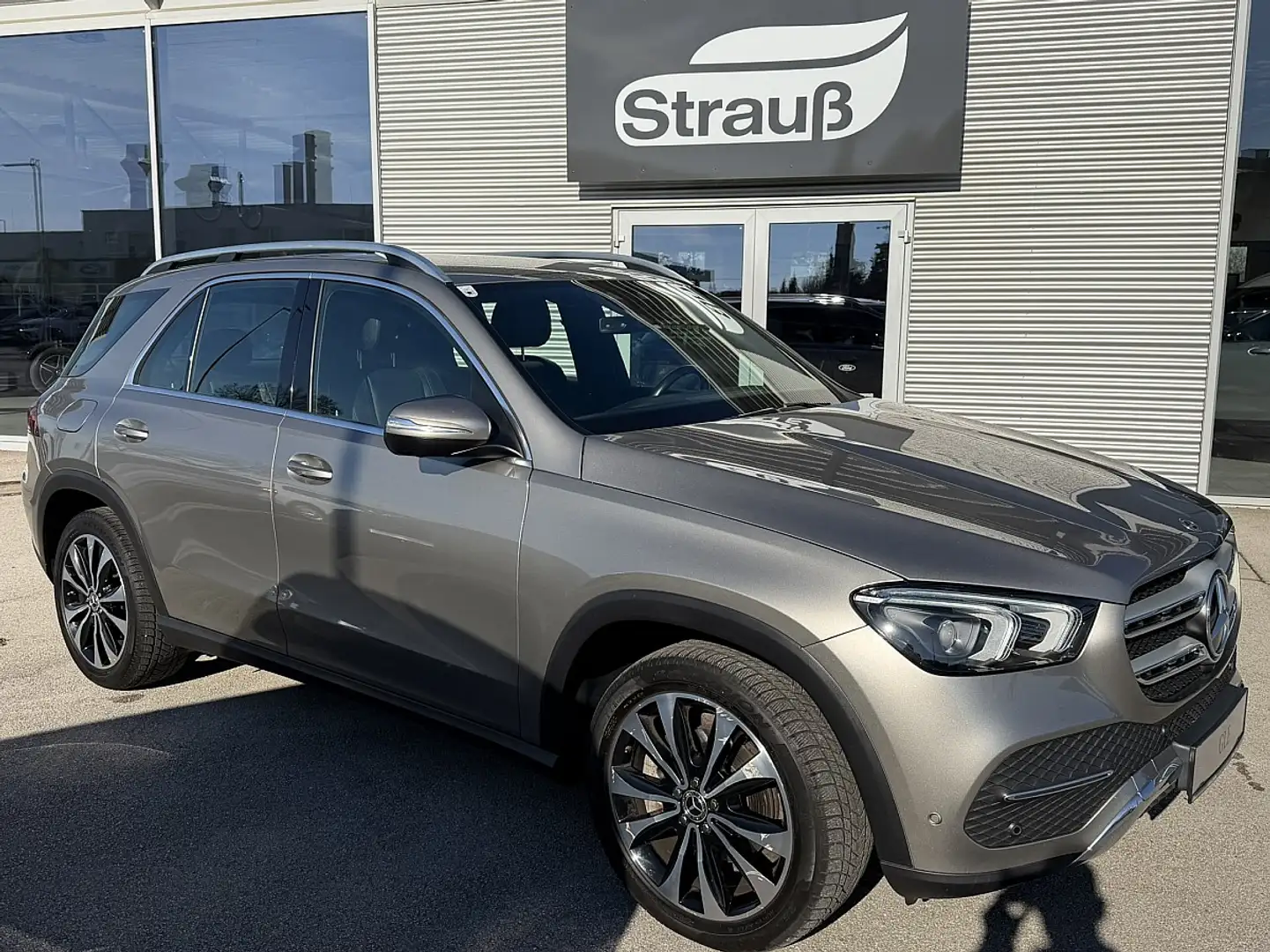 Mercedes-Benz GLE 300 d 4Matic Aut. Silber - 1