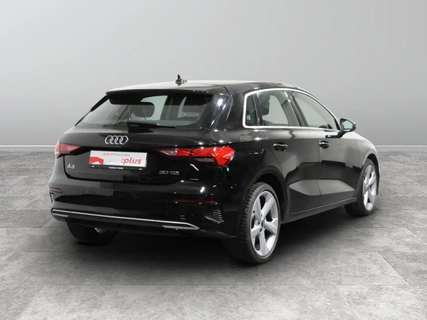 Audi A3 Sportback 30 2.0 tdi Business Advanced s-tronic Zwart - 2