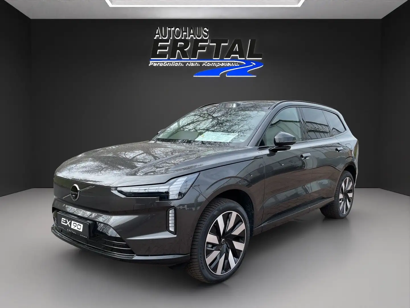 Volvo EX90 Twin Motor Performance AWD Ultra Šedá - 1