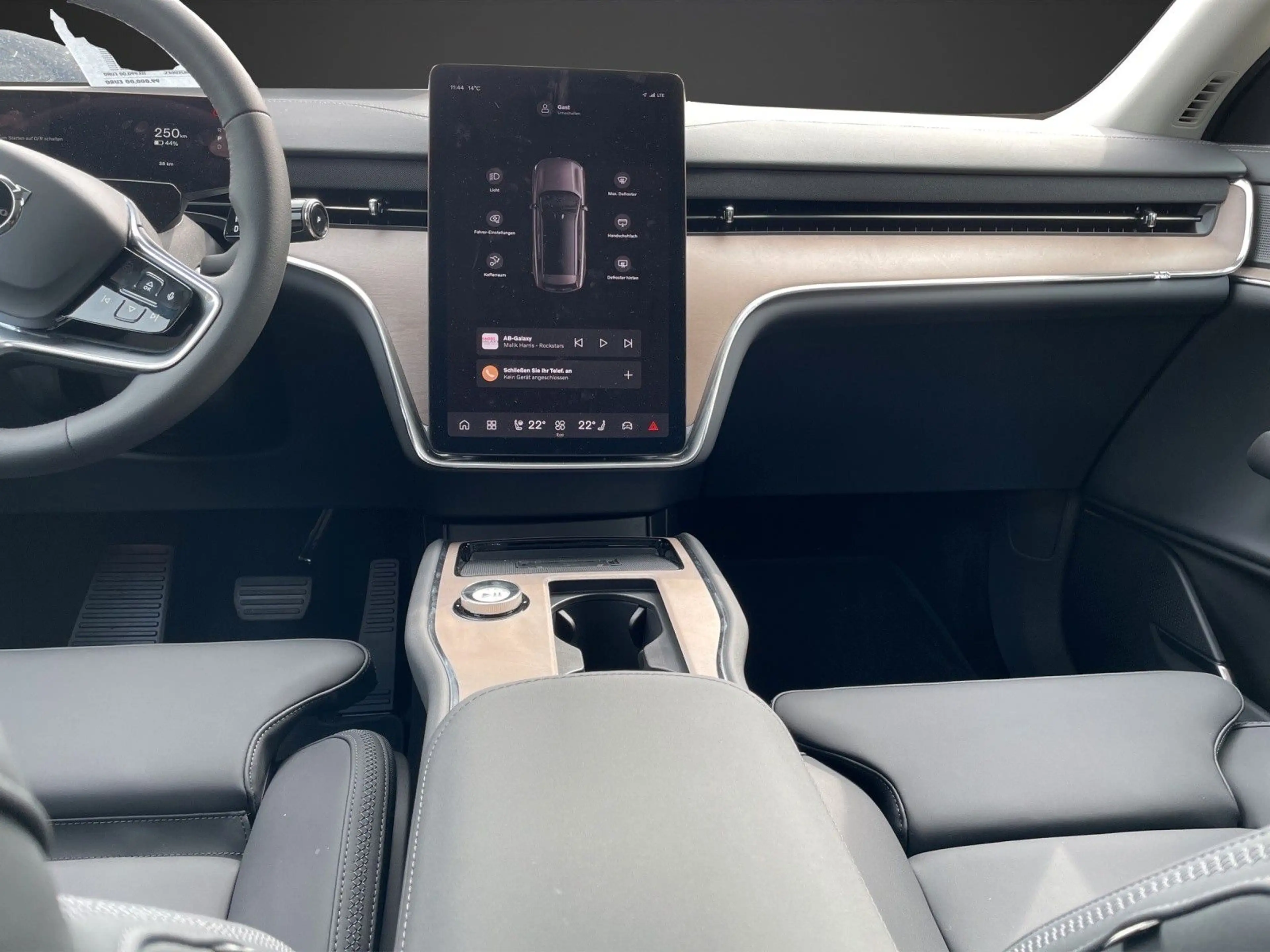 Volvo EX90 Twin Motor Performance AWD Ultra — photo 13