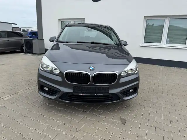 BMW 2 Series view 2