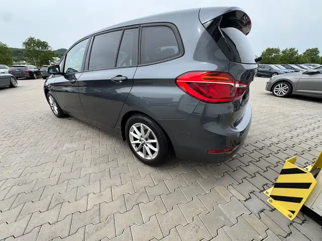 BMW 2 Series view 5