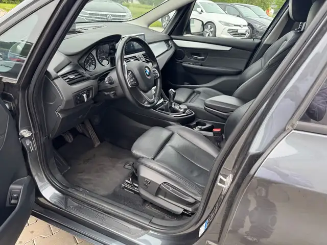 BMW 2 Series view 8