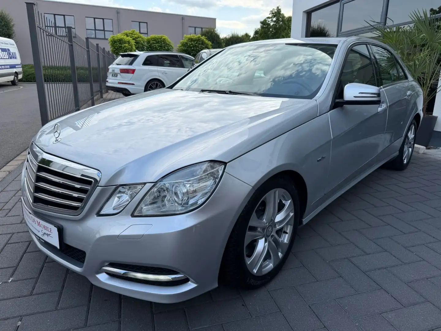 Mercedes-Benz E 350 CGI Lim. BE Avantgarde/1HD/Leder Argent - 1