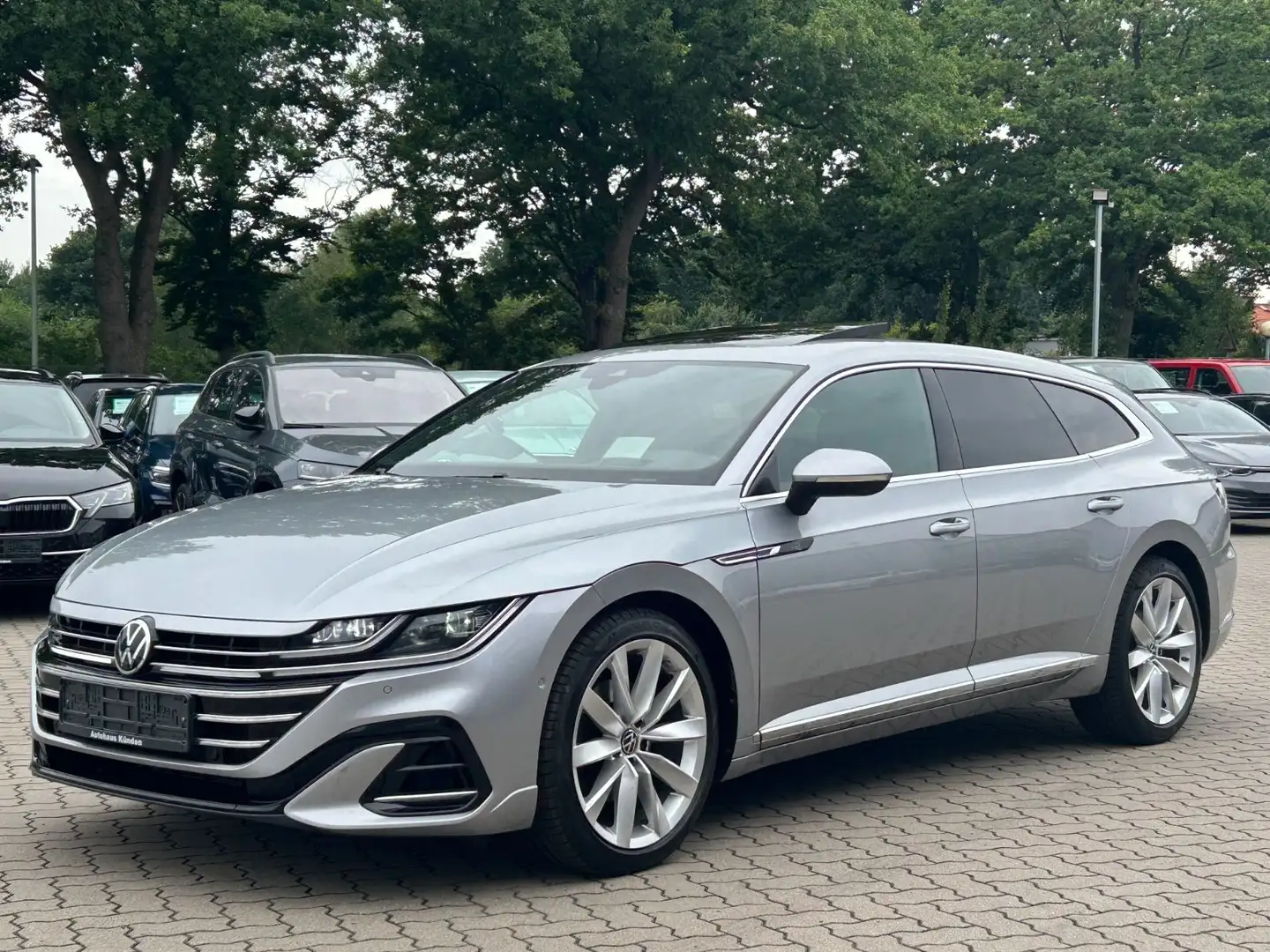 Volkswagen Arteon SB 2.0 TDI R-Line °Pano°VC°HUP°Nappa°360° Plateado - 1