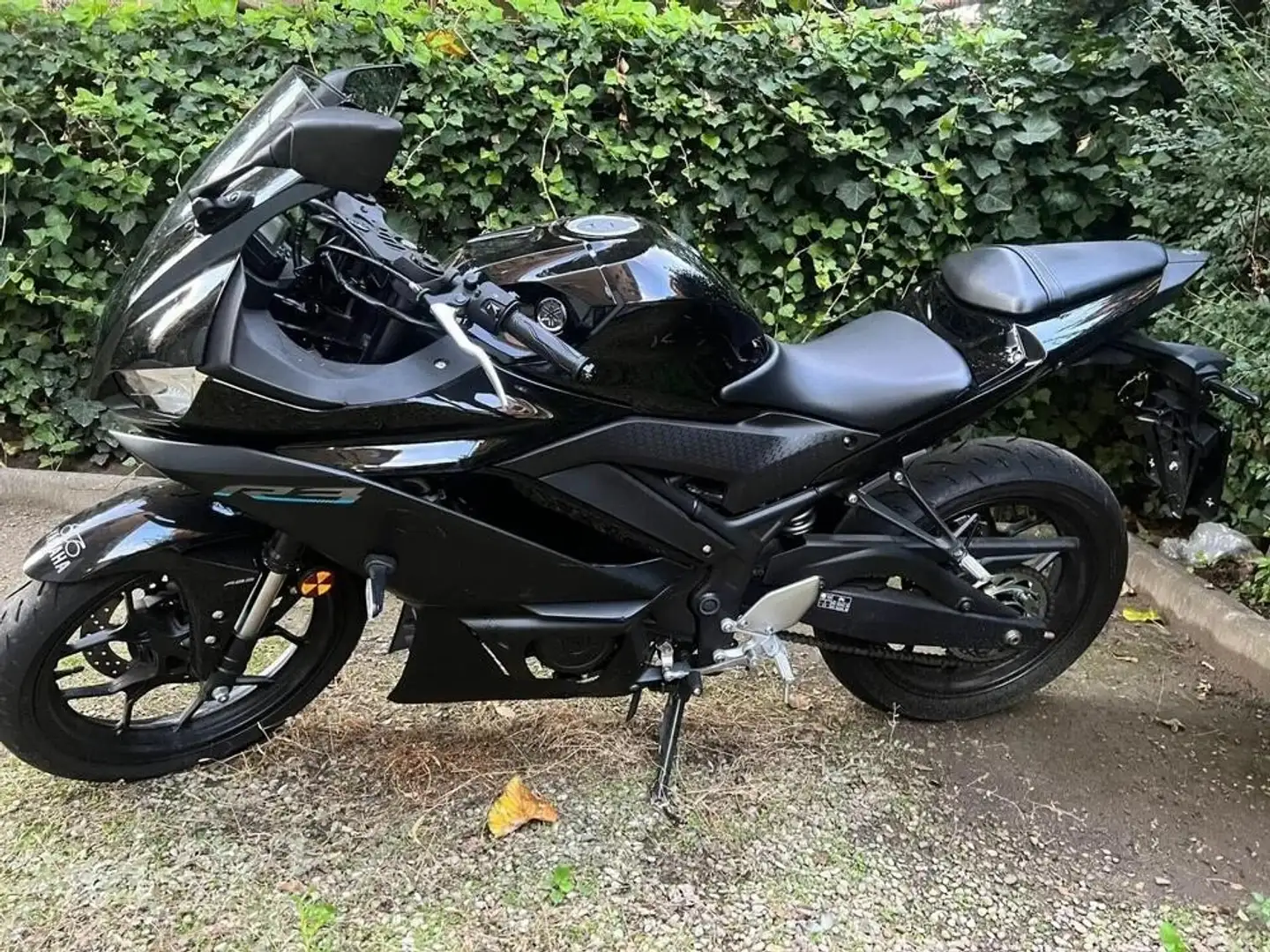 Yamaha YZF-R3 Чорний - 2