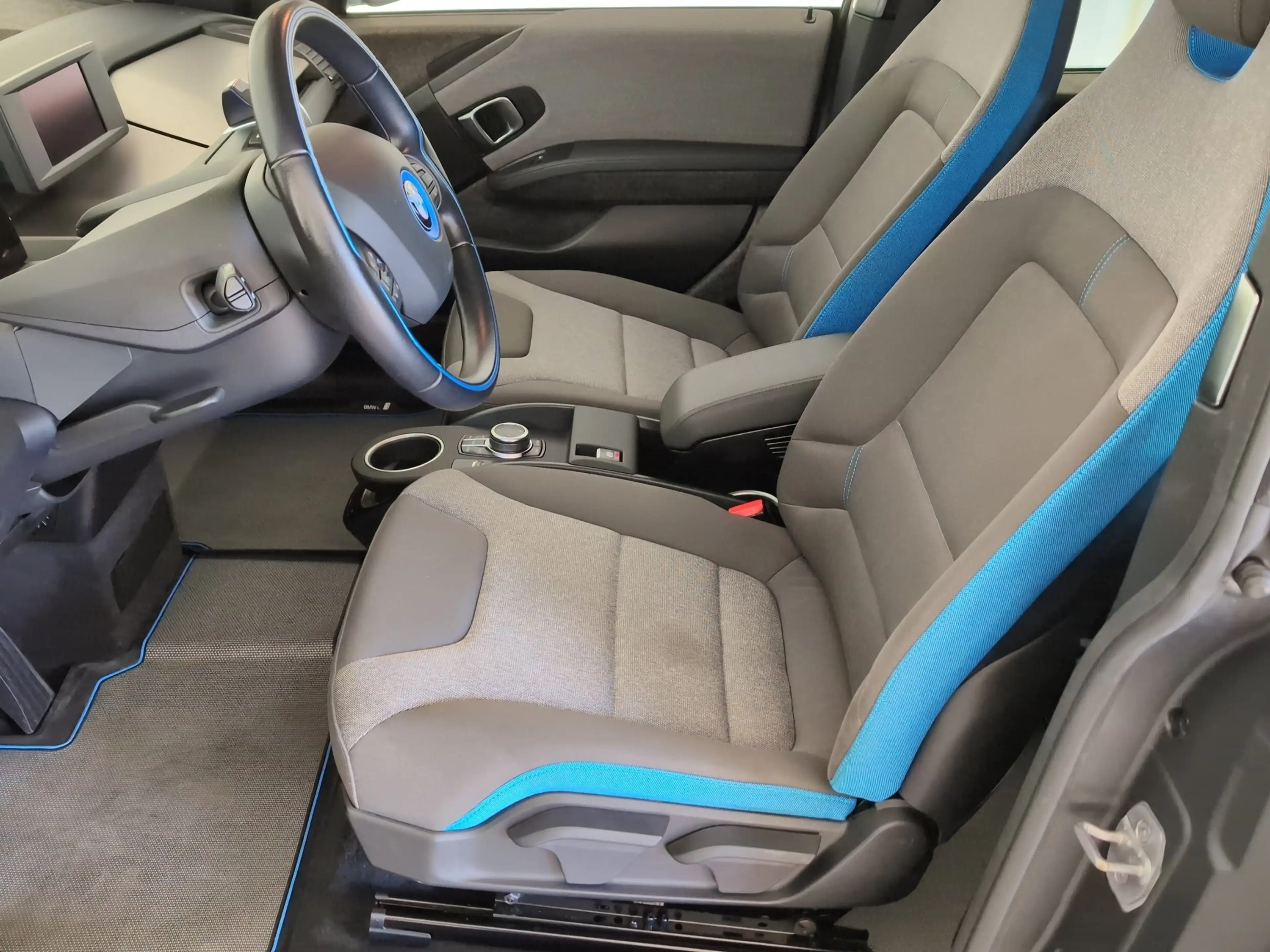 BMW i3 120Ah Sportpaket Navi/LED/RFK/ACC/DAB/SLI/MFL — photo 4