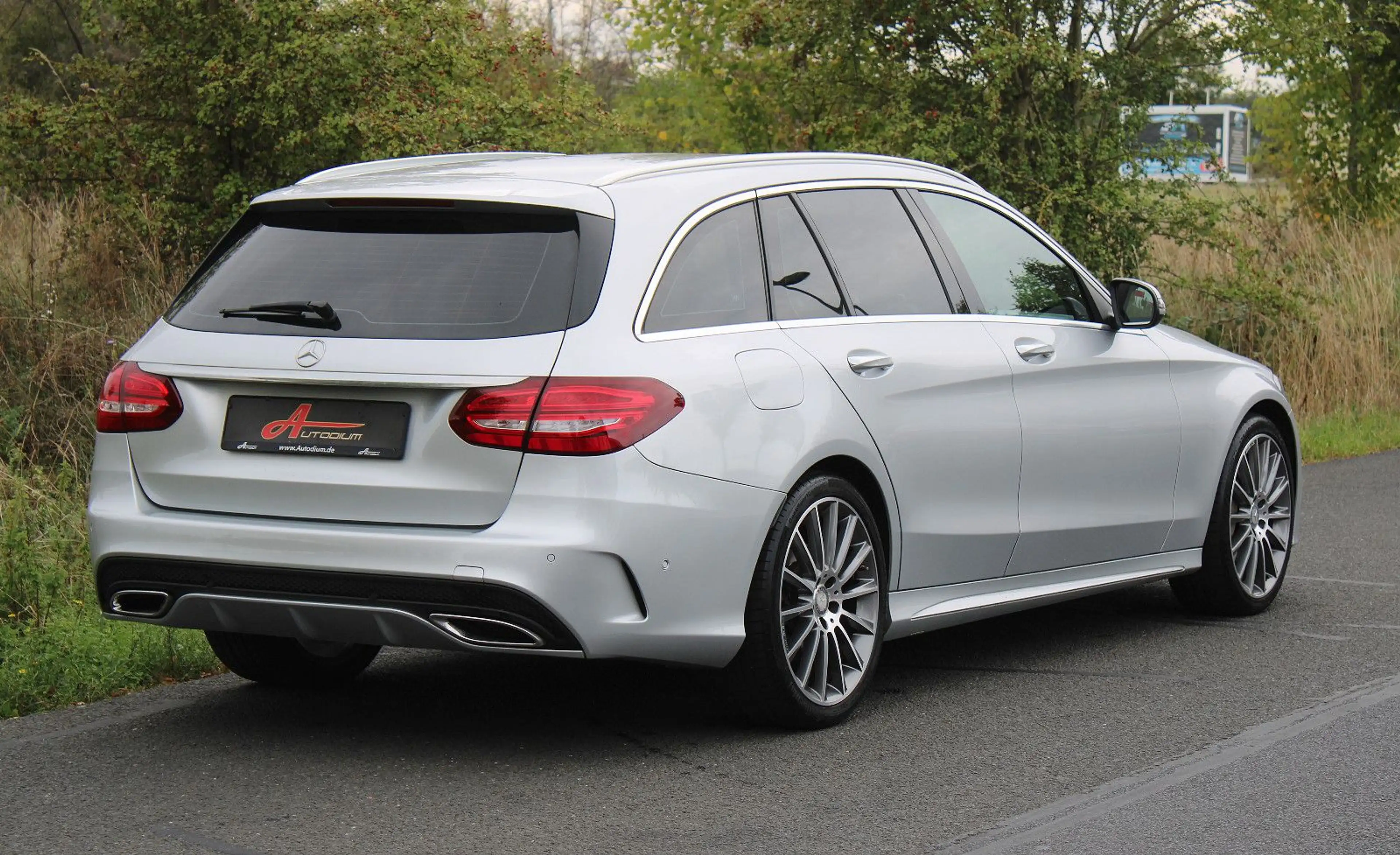 Mercedes-Benz C 250 d *AMG/Burmester/Kamera/HUD/Leder/ILS/19'!* — photo 3