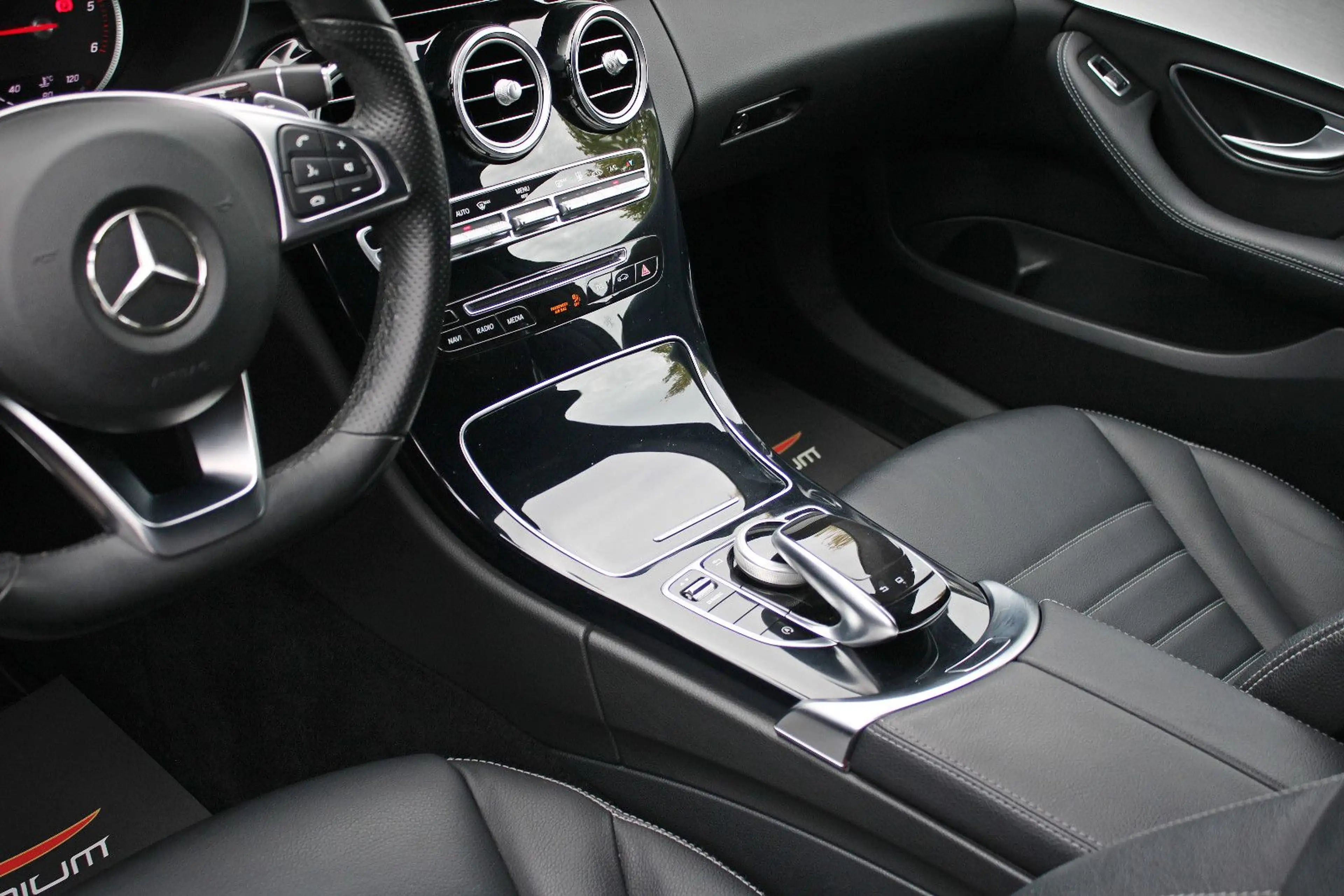 Mercedes-Benz C 250 d *AMG/Burmester/Kamera/HUD/Leder/ILS/19'!* — photo 12