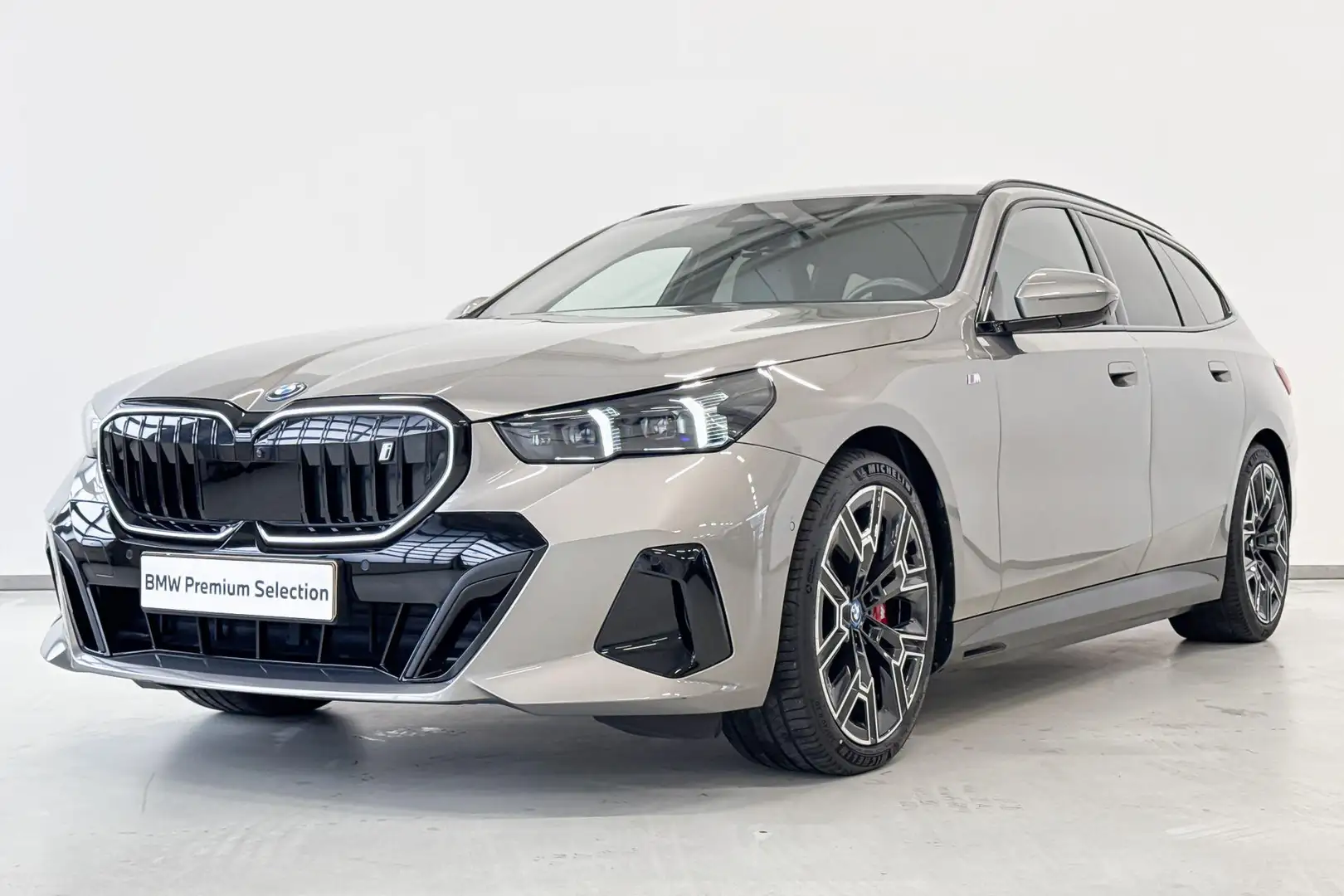 BMW i5 Touring eDrive40 84 kWh Gris - 2