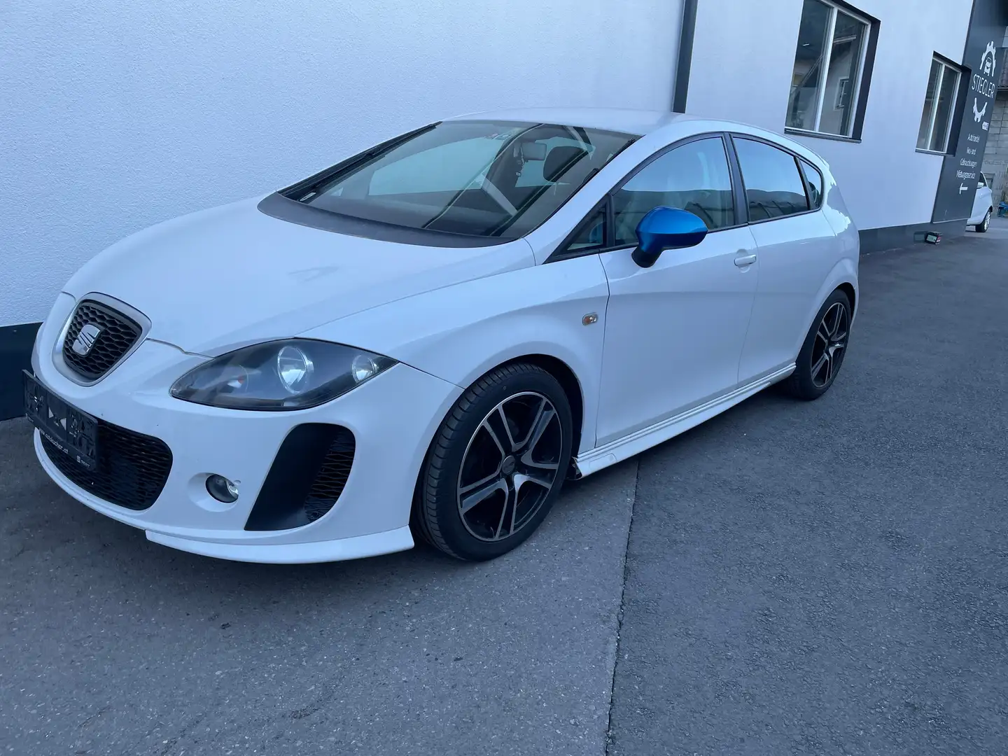 SEAT Leon GT Weiß - 1