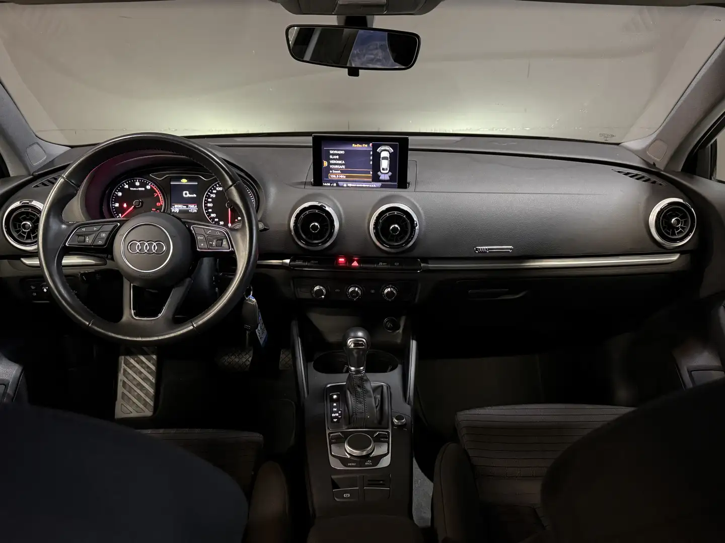 Audi A3 Limousine 1.5 TFSI 150PK CoD Sport Lease Edition | Grijs - 2