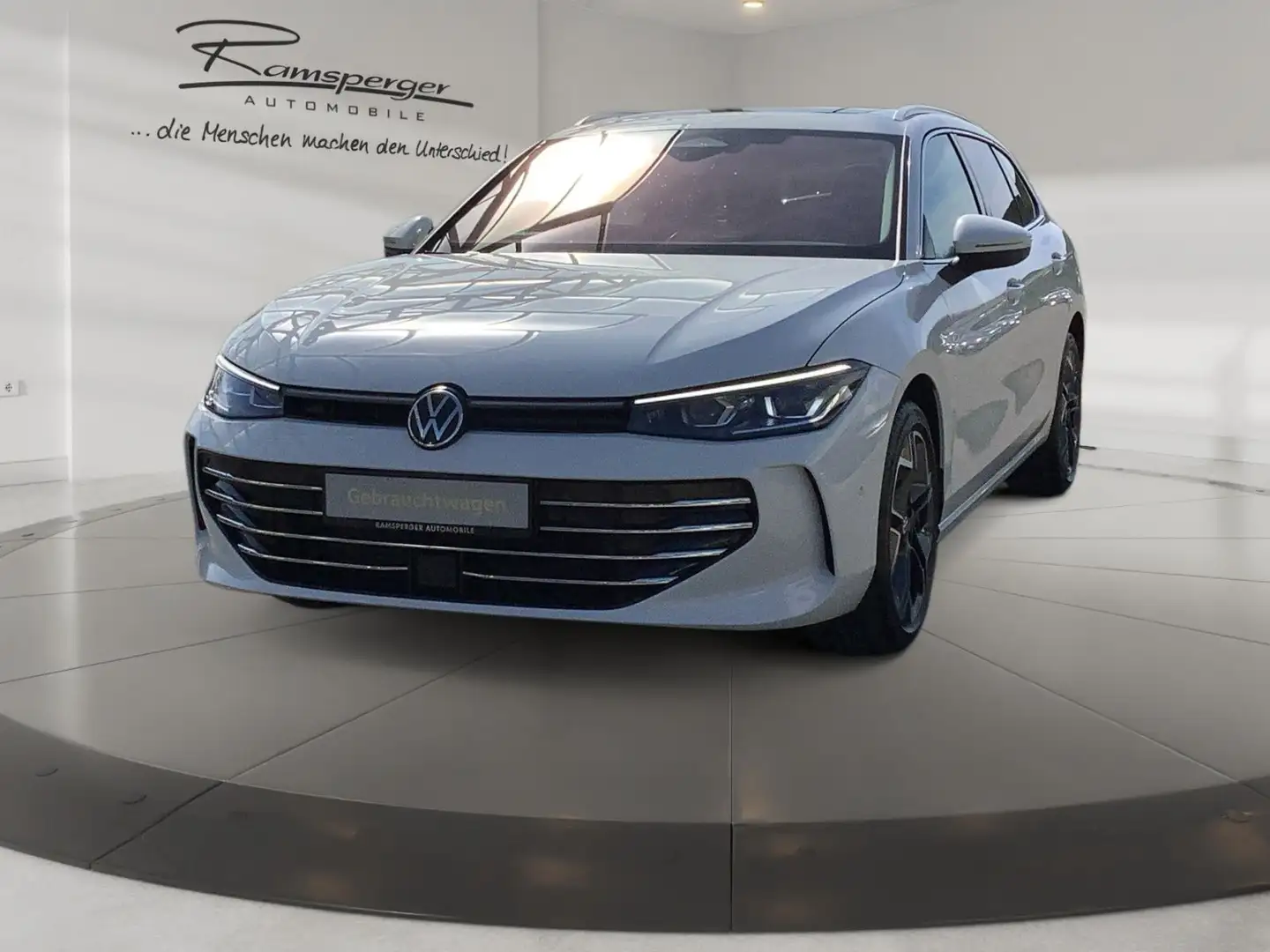 Volkswagen Passat Variant 2.0 TDI DSG Elegance AHK Pano Sta Weiß - 2