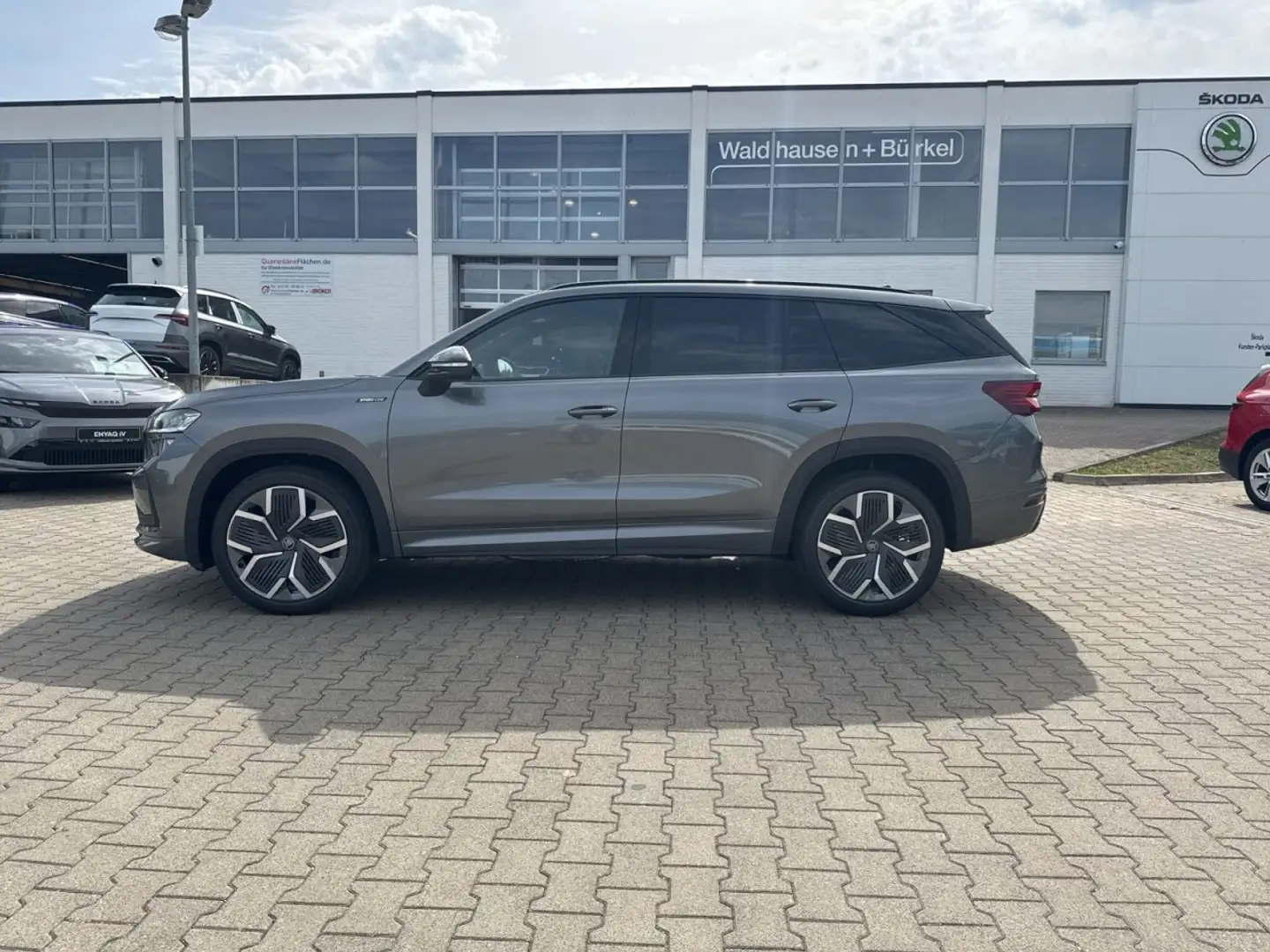 Skoda Kodiaq 2.0 TDI Sportline Klima Navi Rückfahrkamera Gris - 2