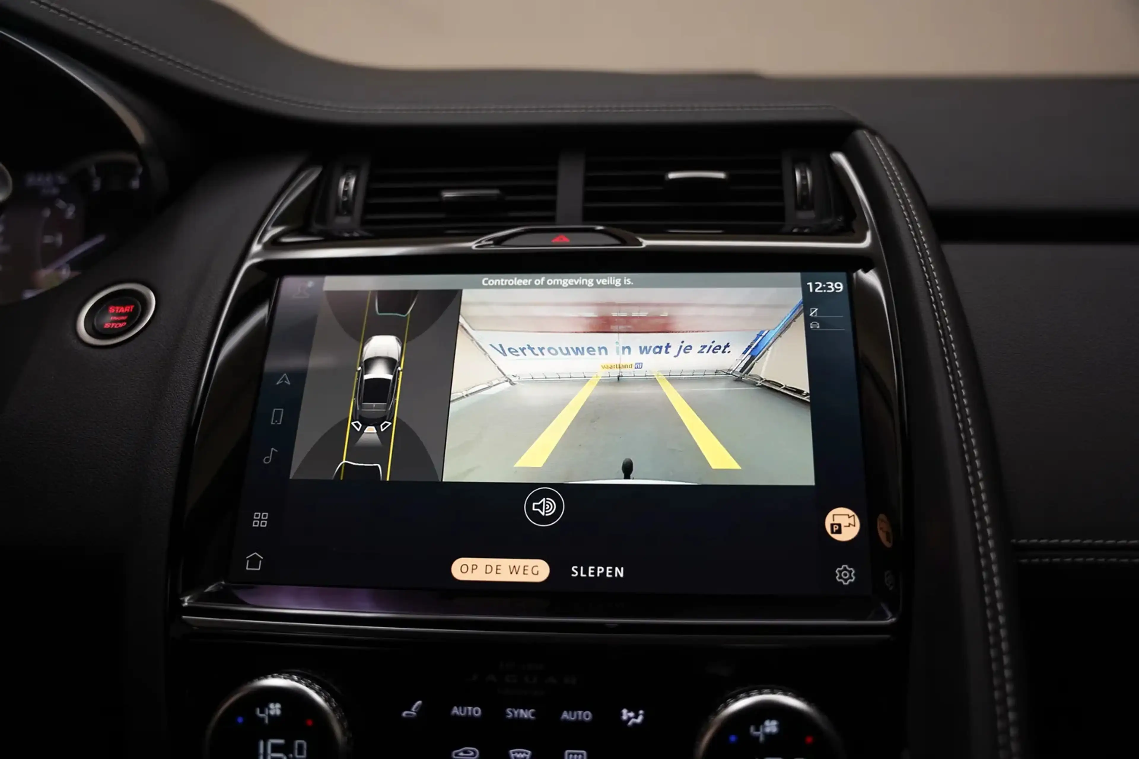 Jaguar E-Pace 1.5 P300e AWD R-Dynamic SE [ Panorama Stoelventila — photo 7