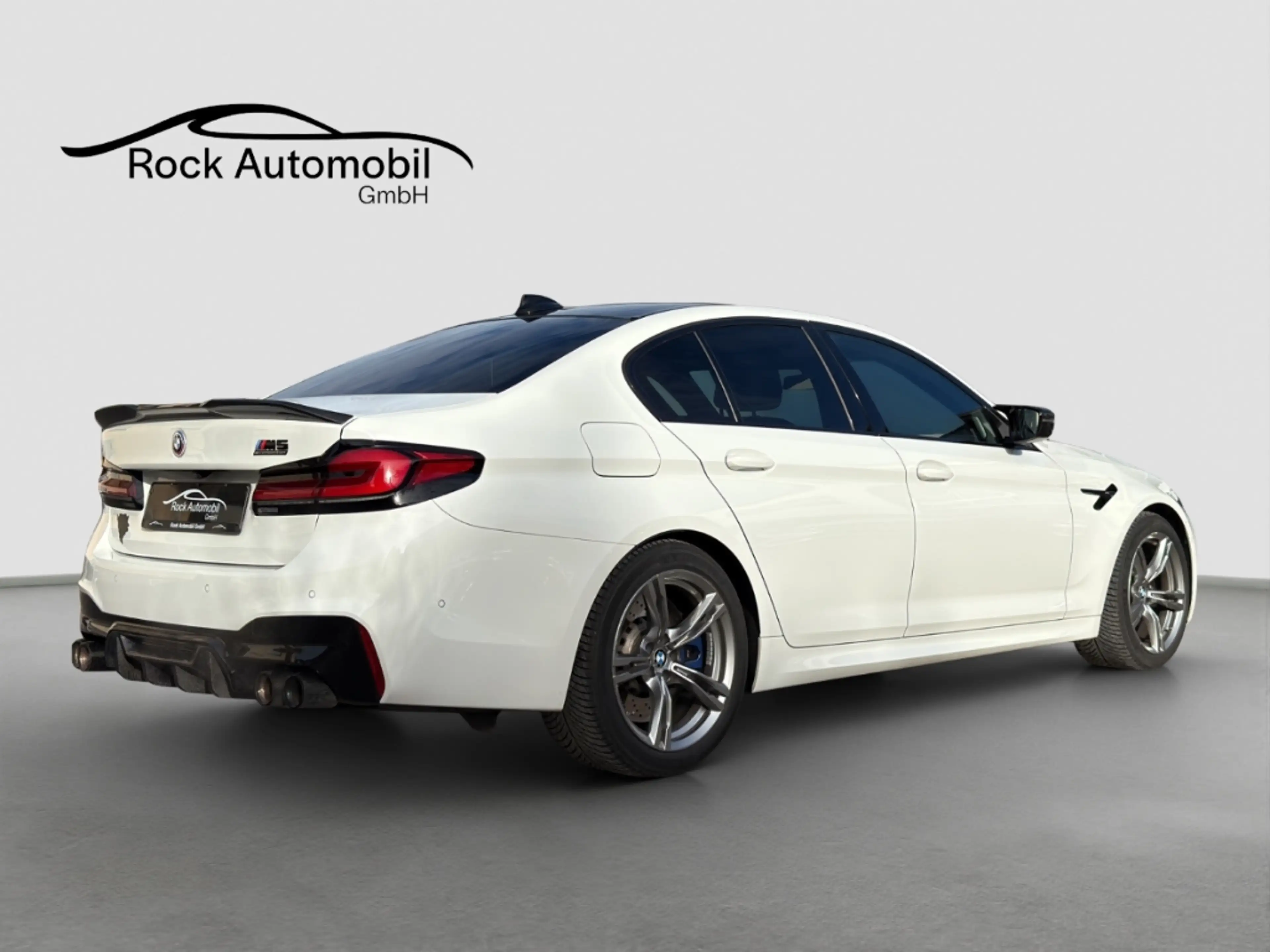 BMW M5 xDrive Carbon M Driver's Package — photo 5
