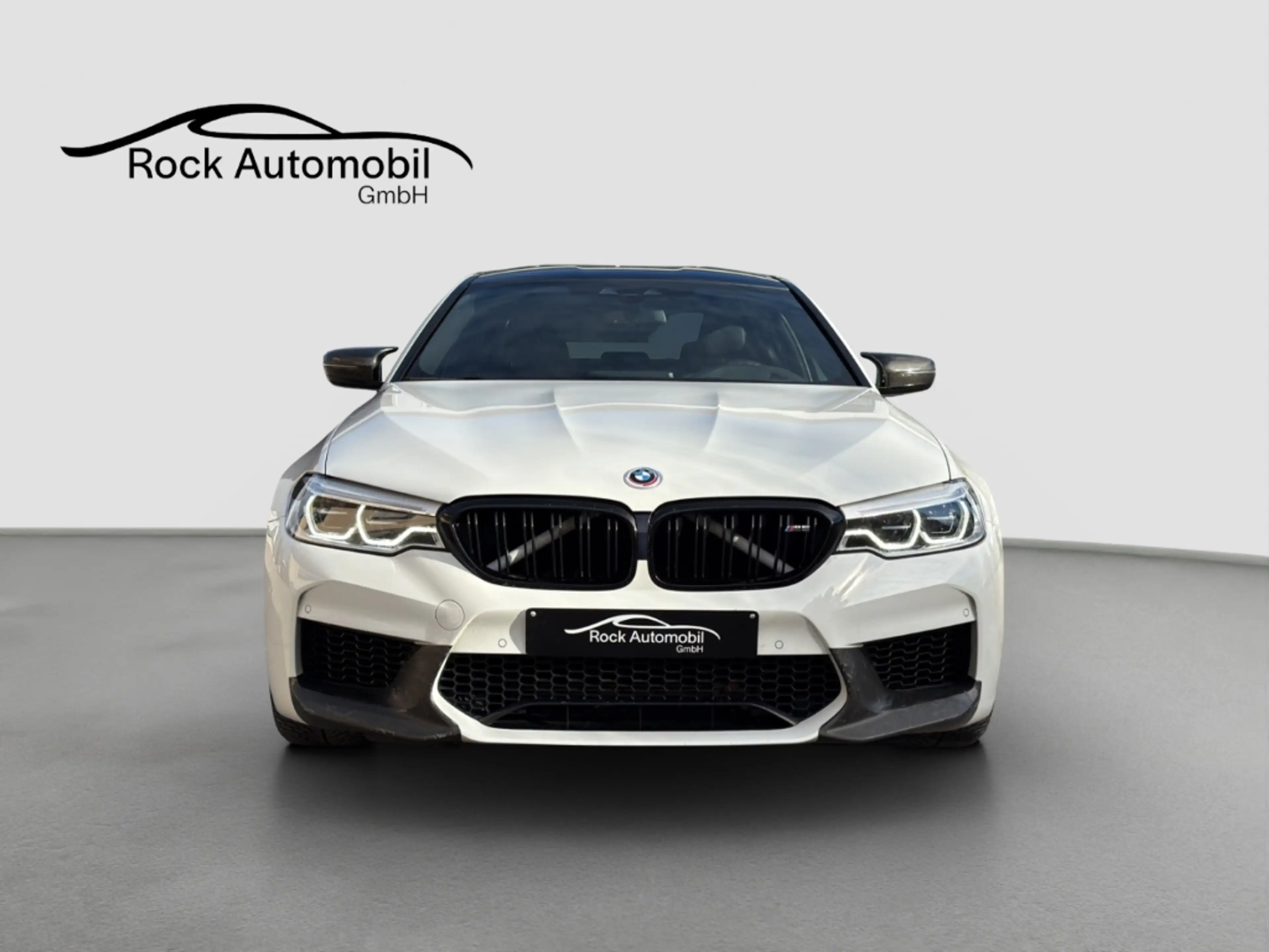 BMW M5 xDrive Carbon M Driver's Package — photo 10