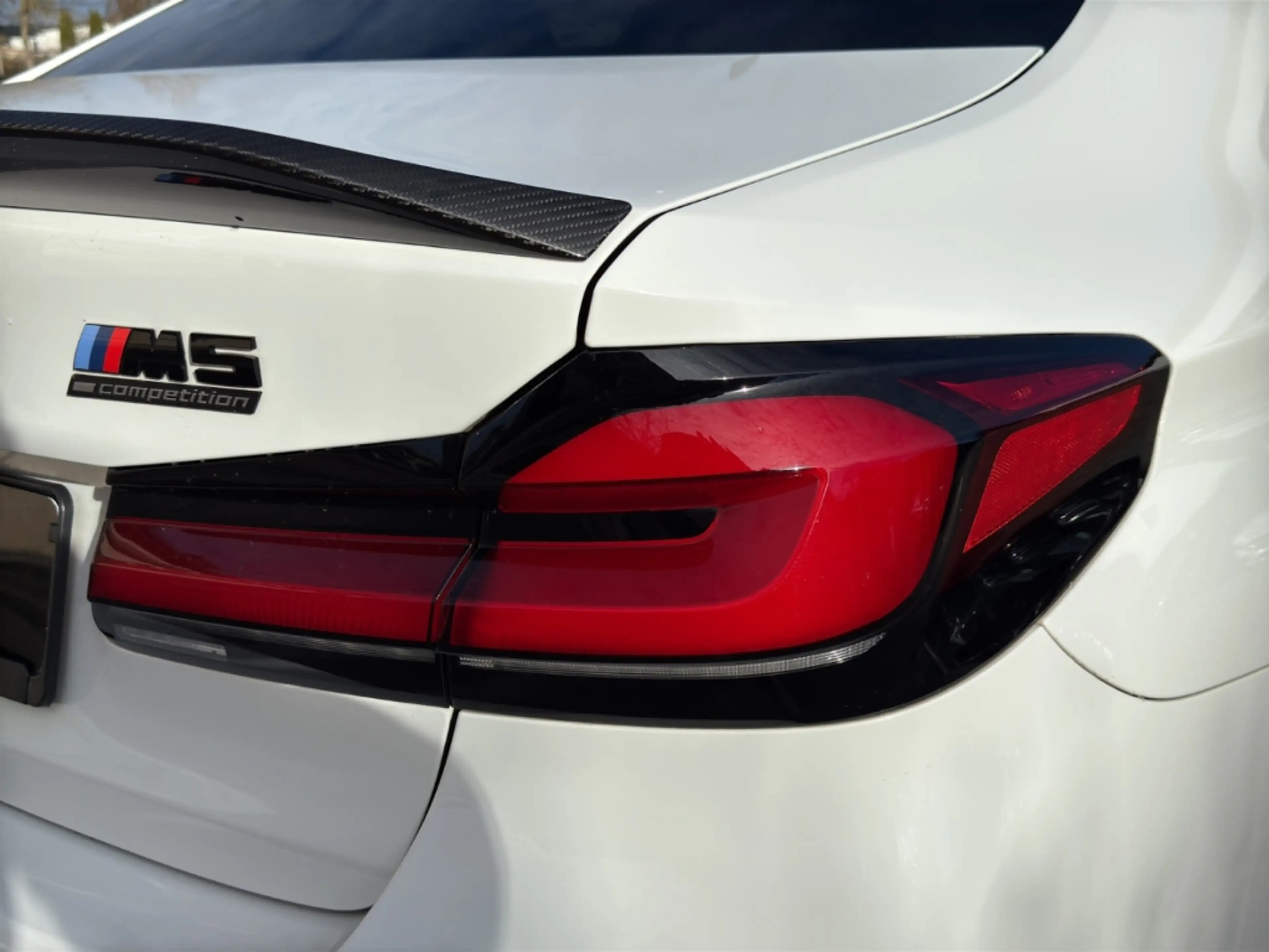 BMW M5 xDrive Carbon M Driver's Package — photo 24