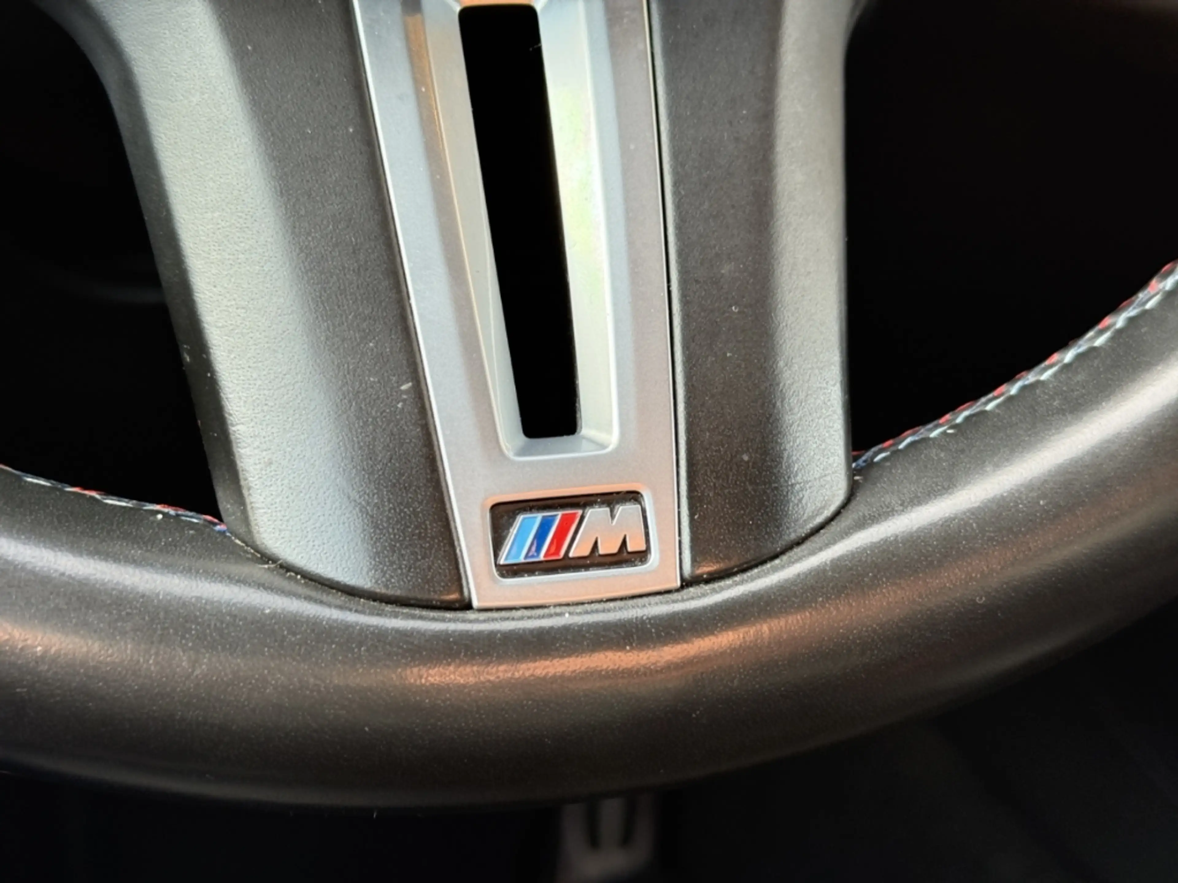 BMW M5 xDrive Carbon M Driver's Package — photo 23