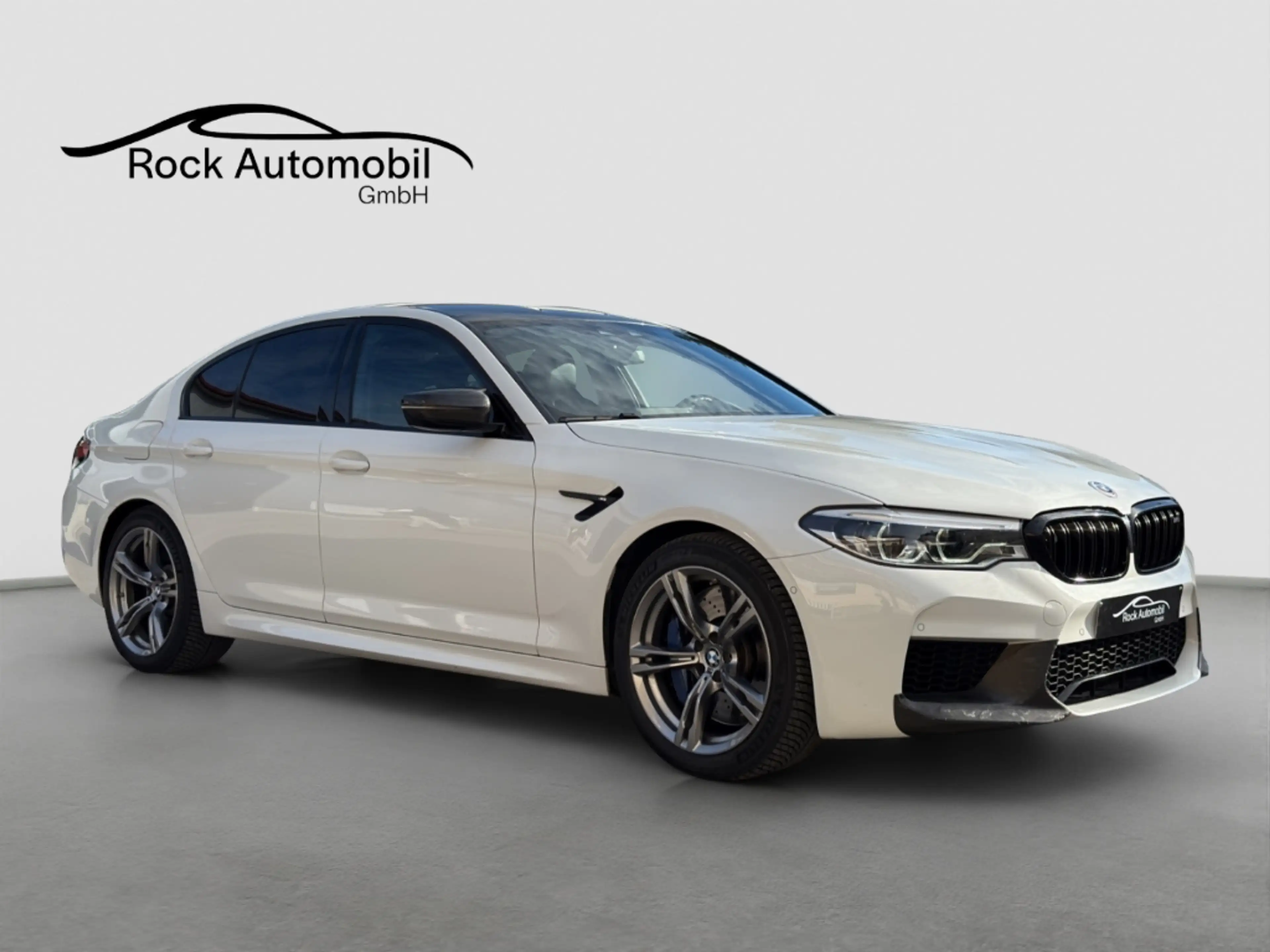 BMW M5 xDrive Carbon M Driver's Package — photo 3