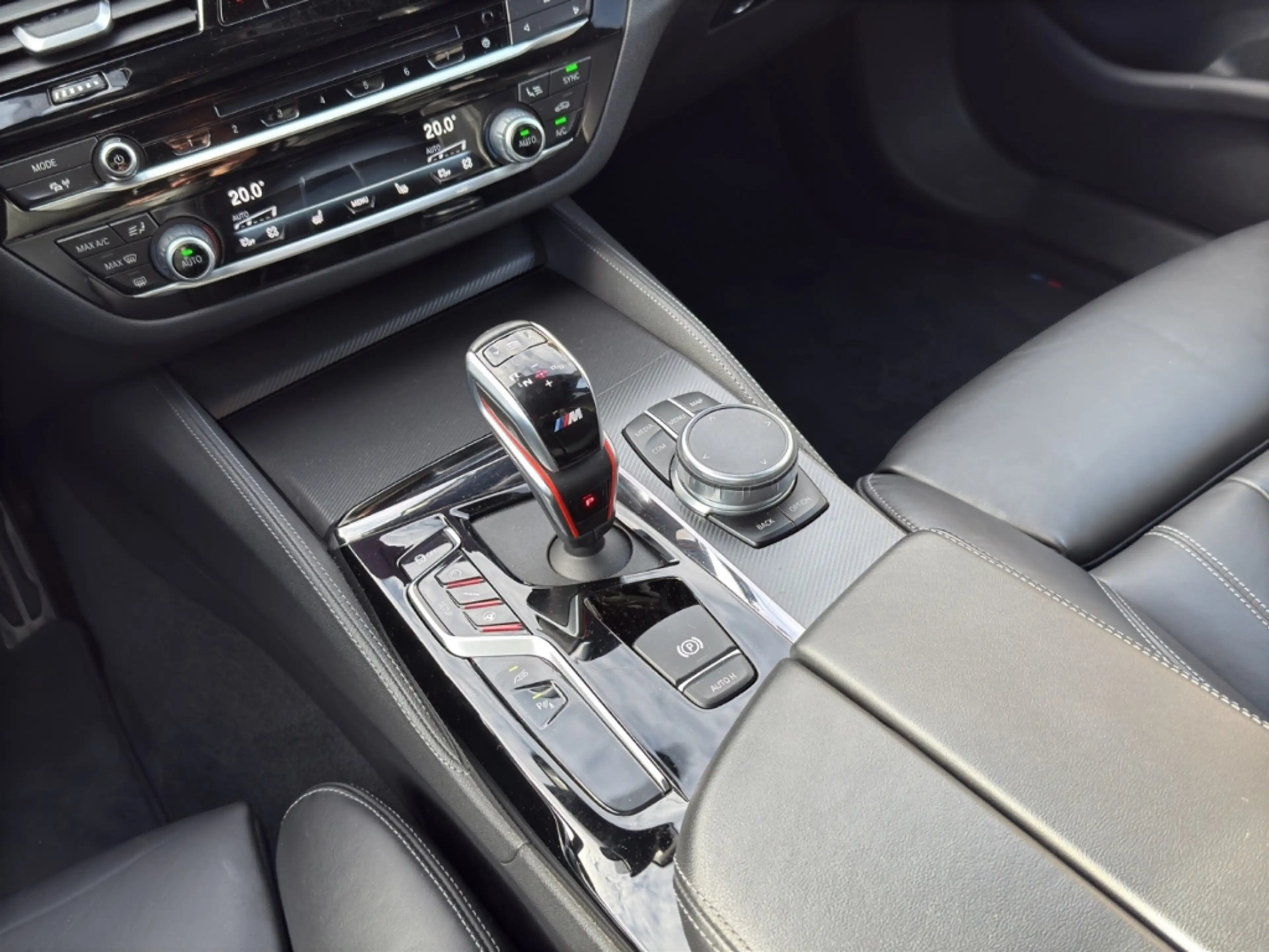 BMW M5 xDrive Carbon M Driver's Package — photo 22