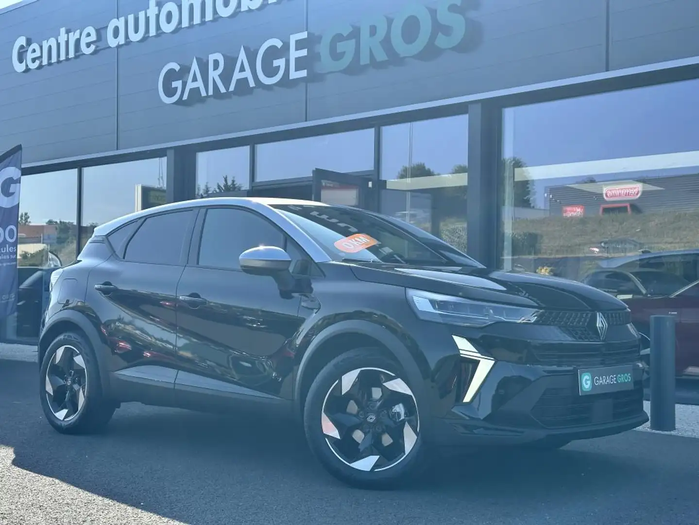 Renault Captur E-Tech full hybrid 145 ch Techno Noir - 1