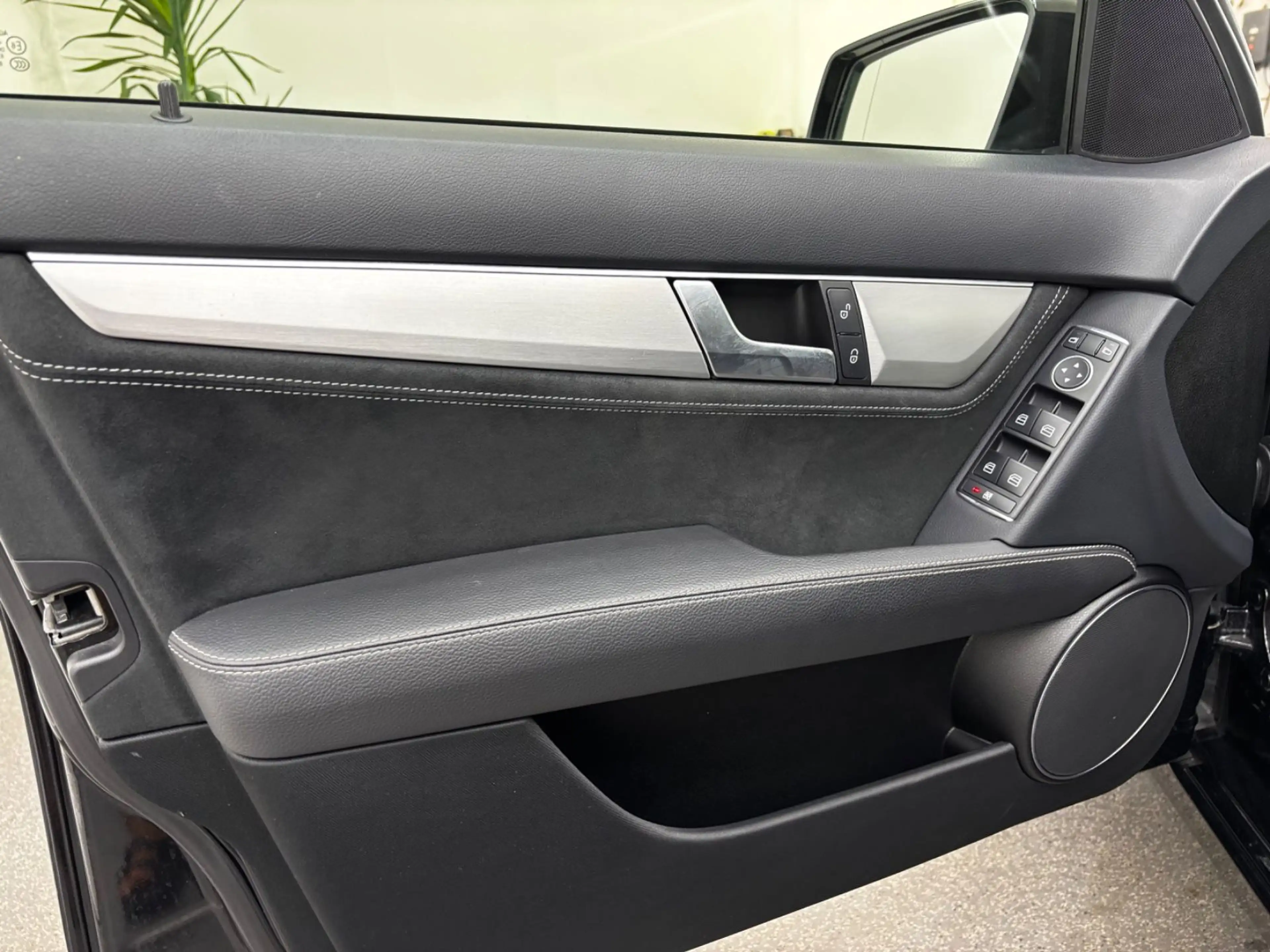 Mercedes-Benz C 180 CGI T Automatik Edition C*Leder*Navi* — photo 12