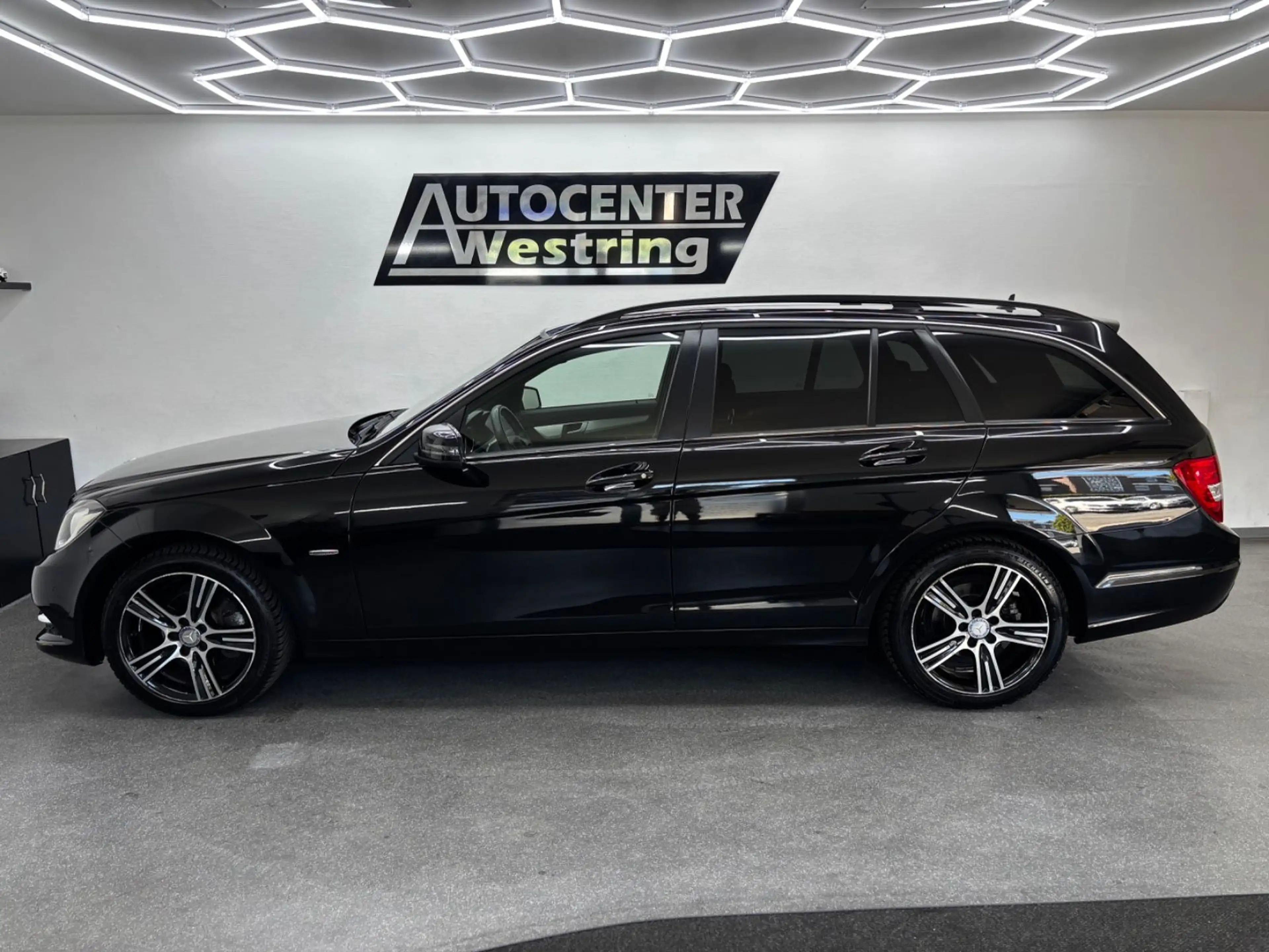 Mercedes-Benz C 180 CGI T Automatik Edition C*Leder*Navi* — photo 5