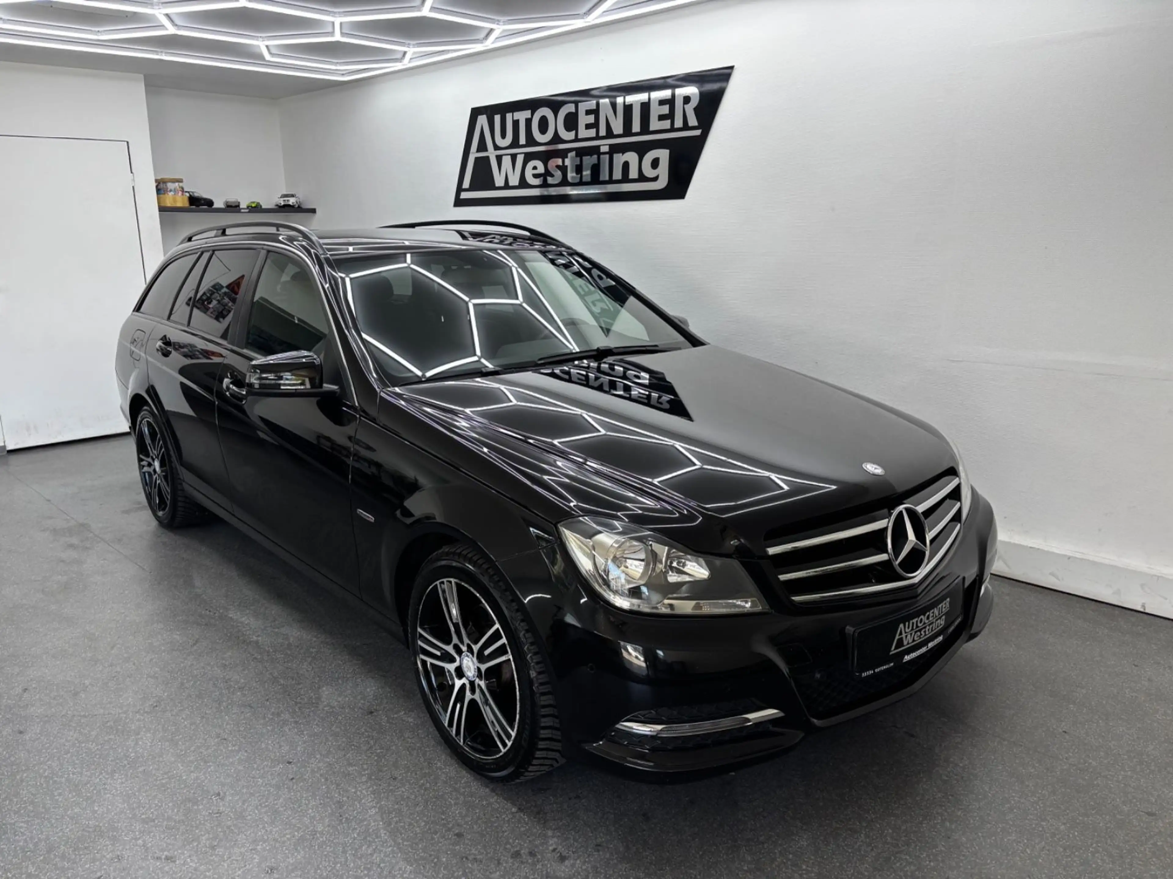 Mercedes-Benz C 180 CGI T Automatik Edition C*Leder*Navi*