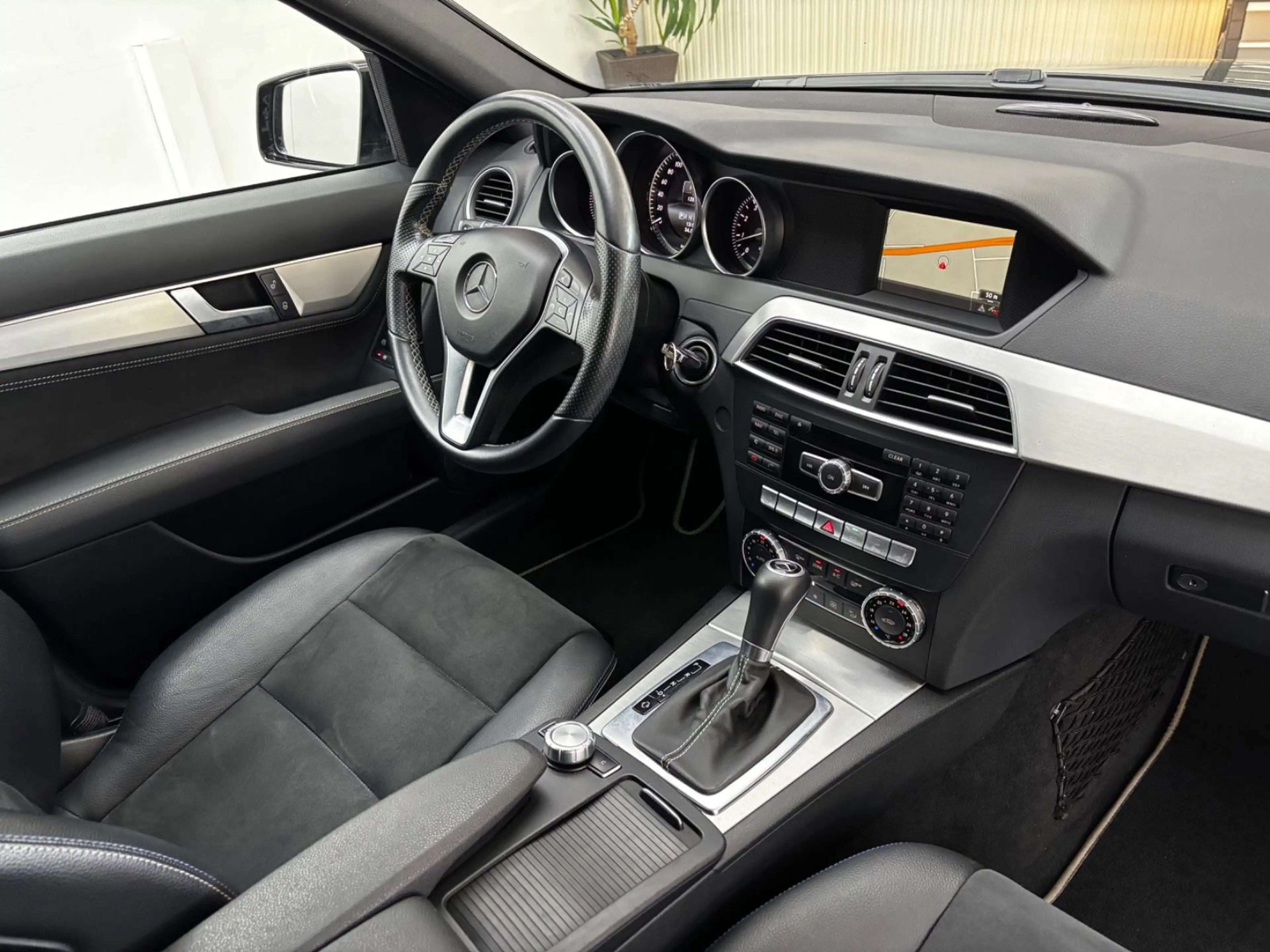 Mercedes-Benz C 180 CGI T Automatik Edition C*Leder*Navi* — photo 9