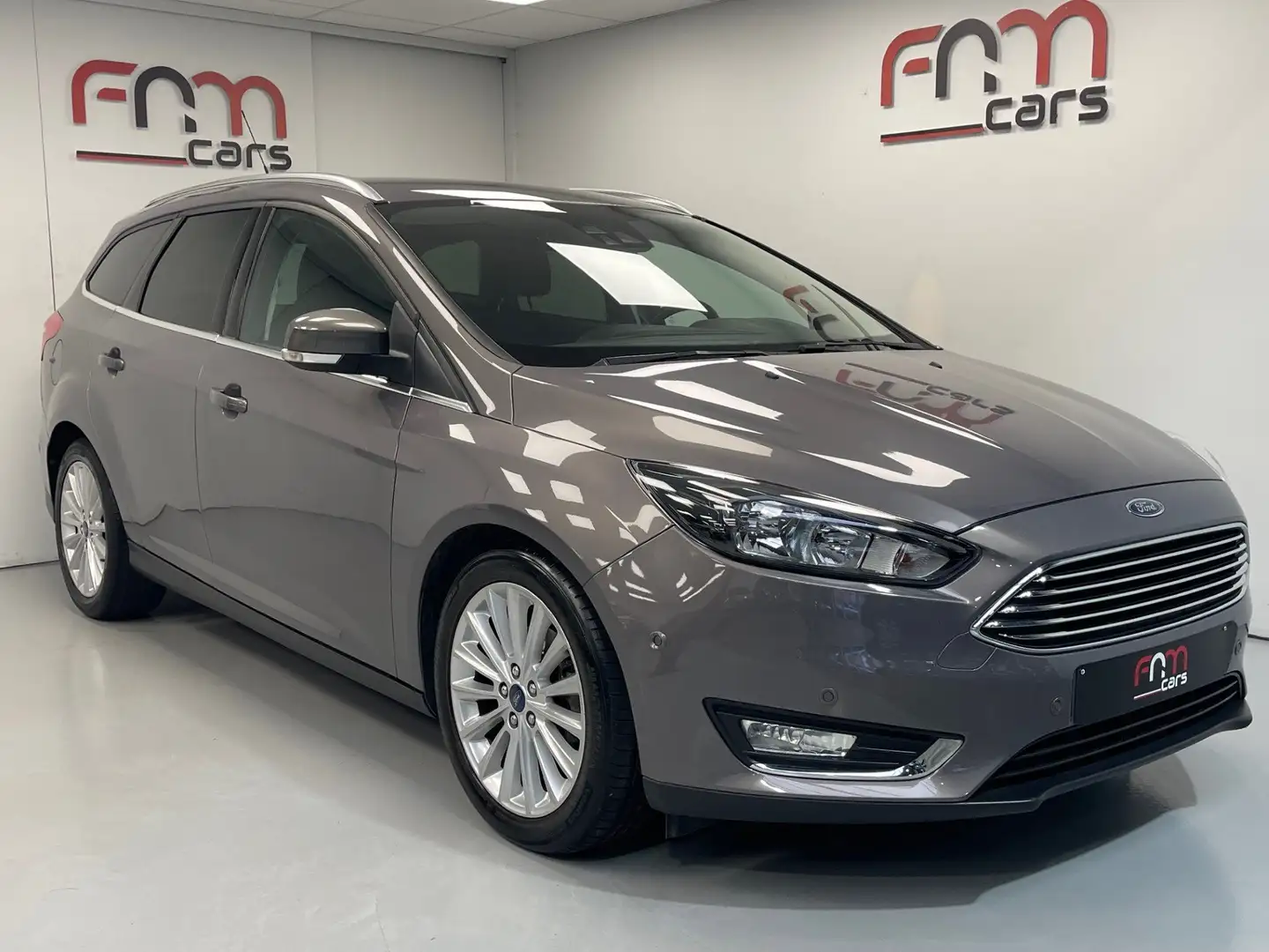 Ford Focus 1.0 EcoBst Titanium Braun - 1