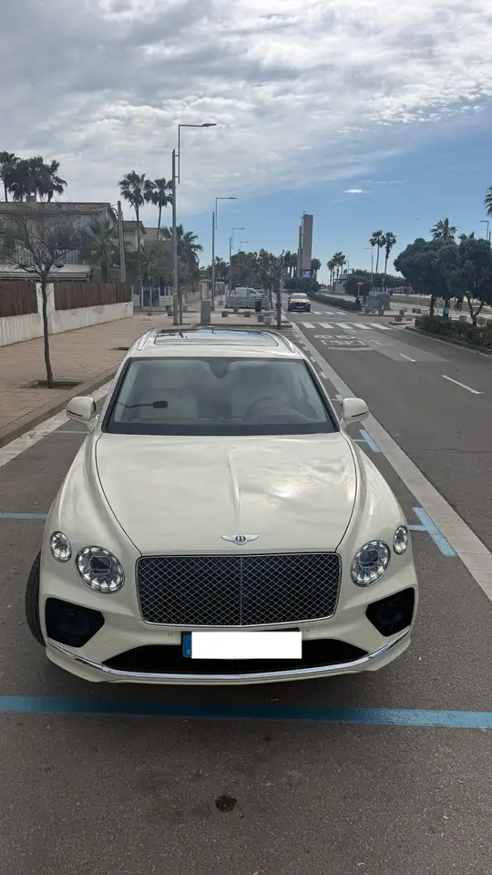 Bentley Bentayga 2022