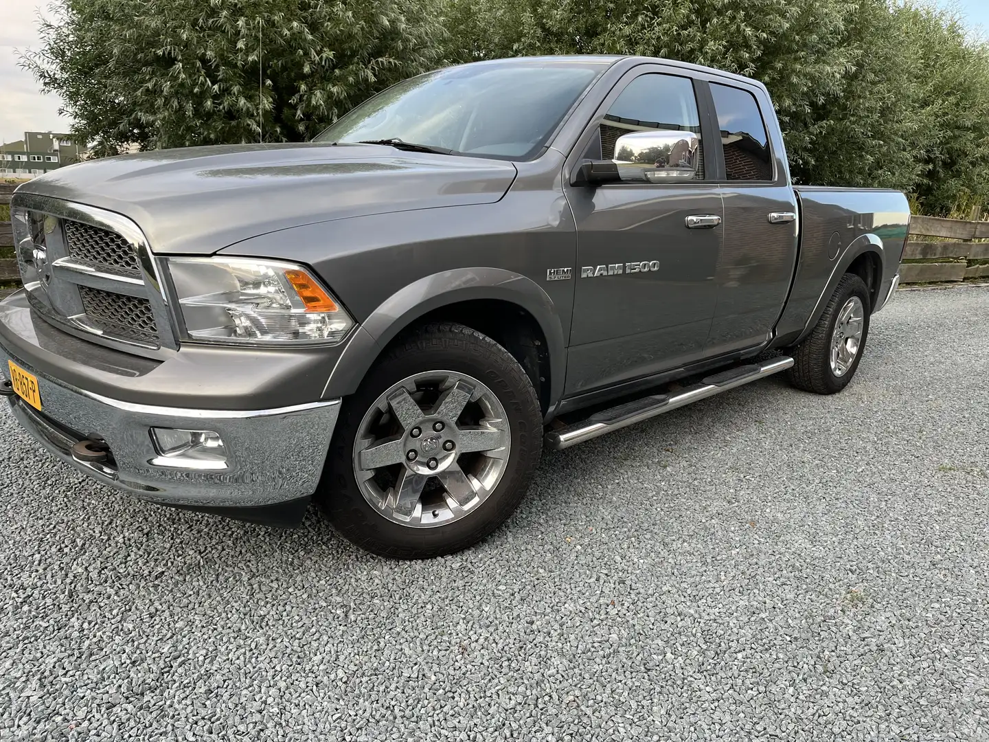 Dodge RAM 1500 laramie 5.7 hemi - 1