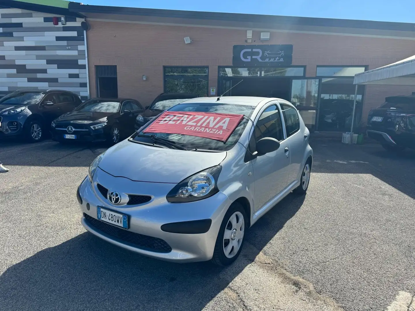 Toyota Aygo Aygo 1.0 VVT-I BENZINA 69CV 5 PORTE SOL 2008 Argento - 1